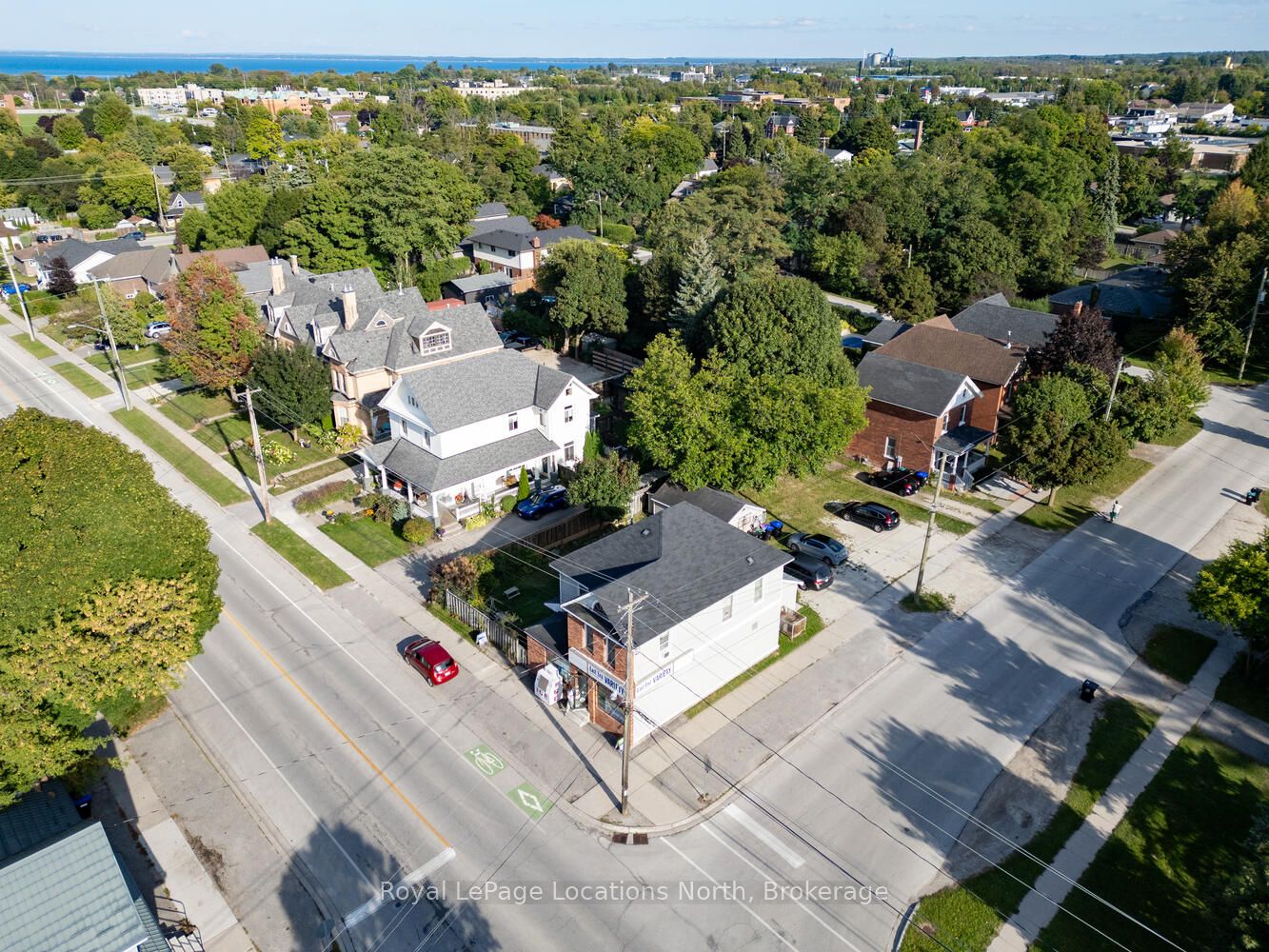 256 Ontario Street Property Photo 6