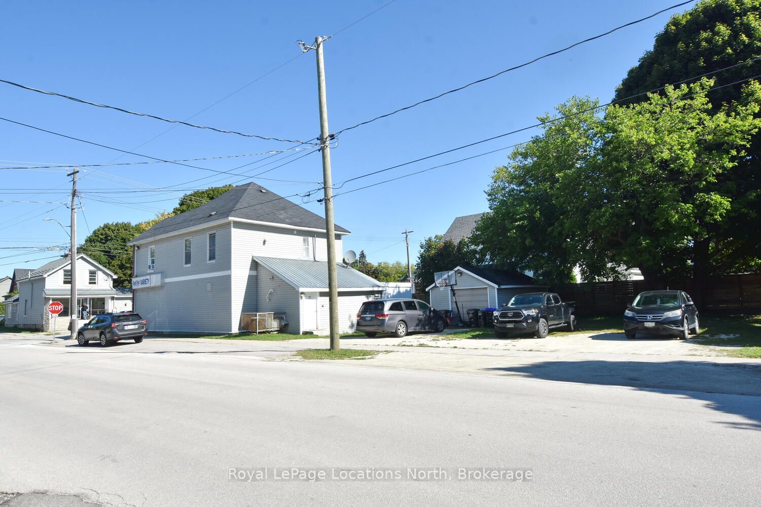 256 Ontario Street Property Photo 11
