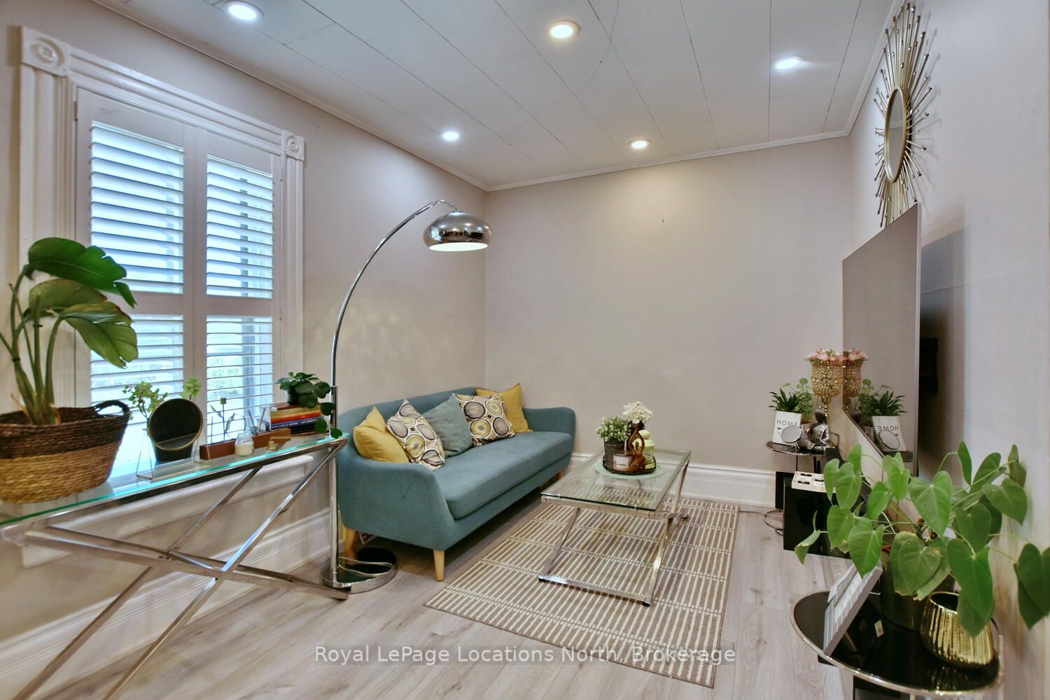 256 Ontario Street Property Photo 15