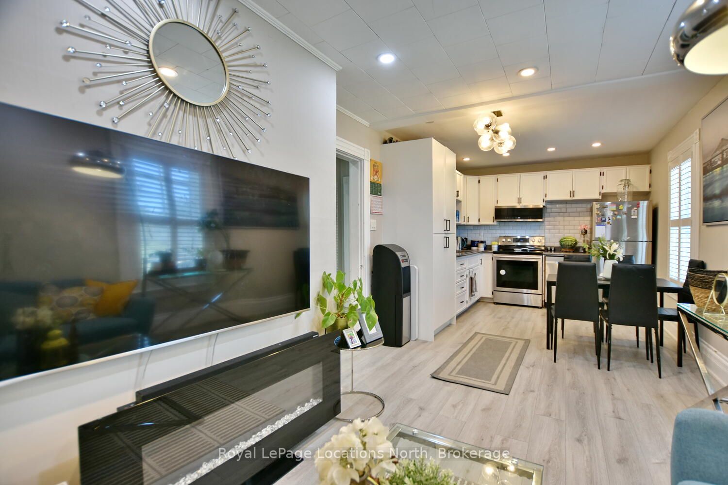 256 Ontario Street Property Photo 16