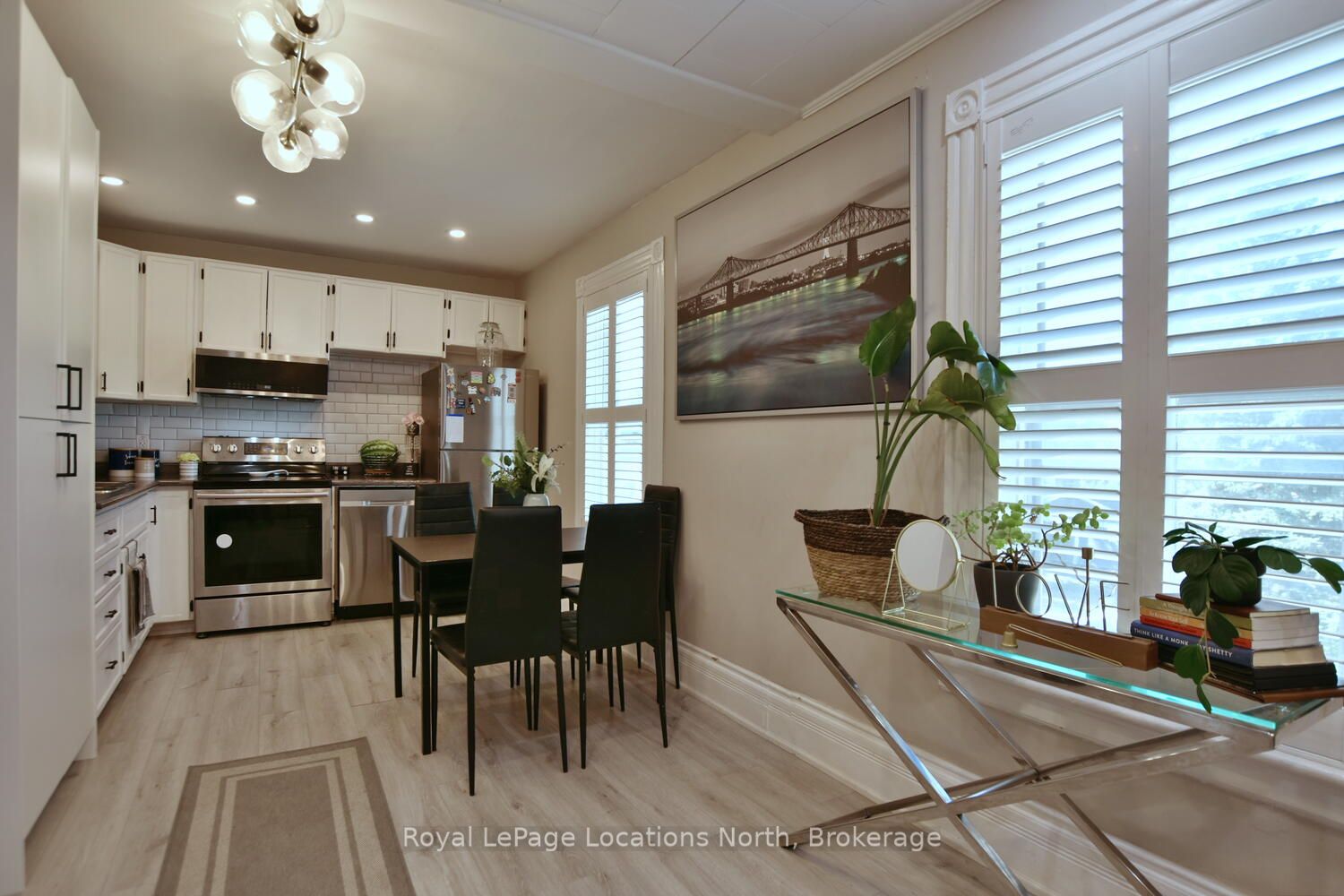 256 Ontario Street Property Photo 17