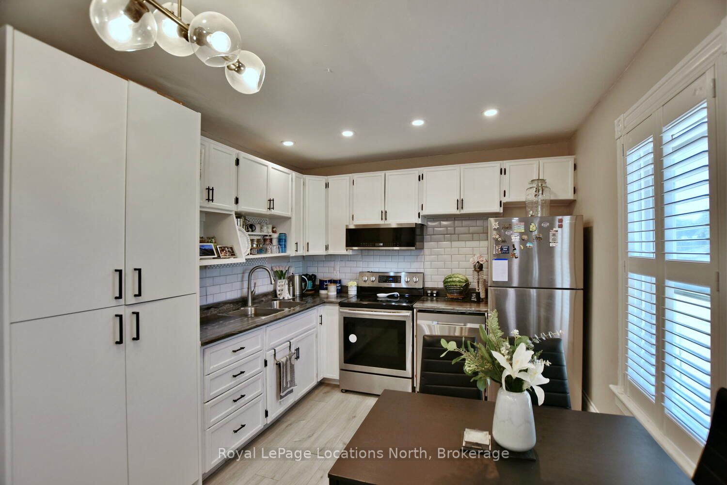 256 Ontario Street Property Photo 19