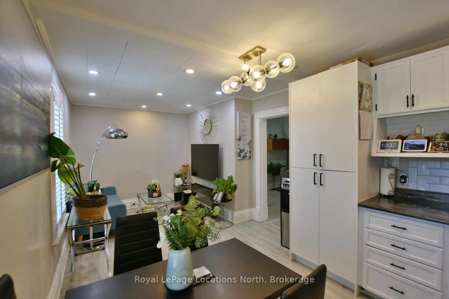 256 Ontario Street Property Photo 21