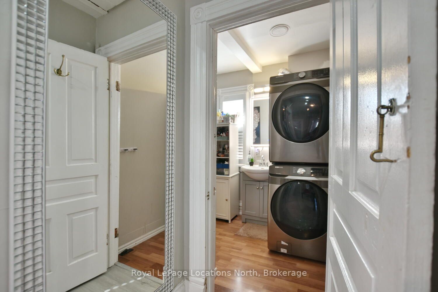256 Ontario Street Property Photo 28