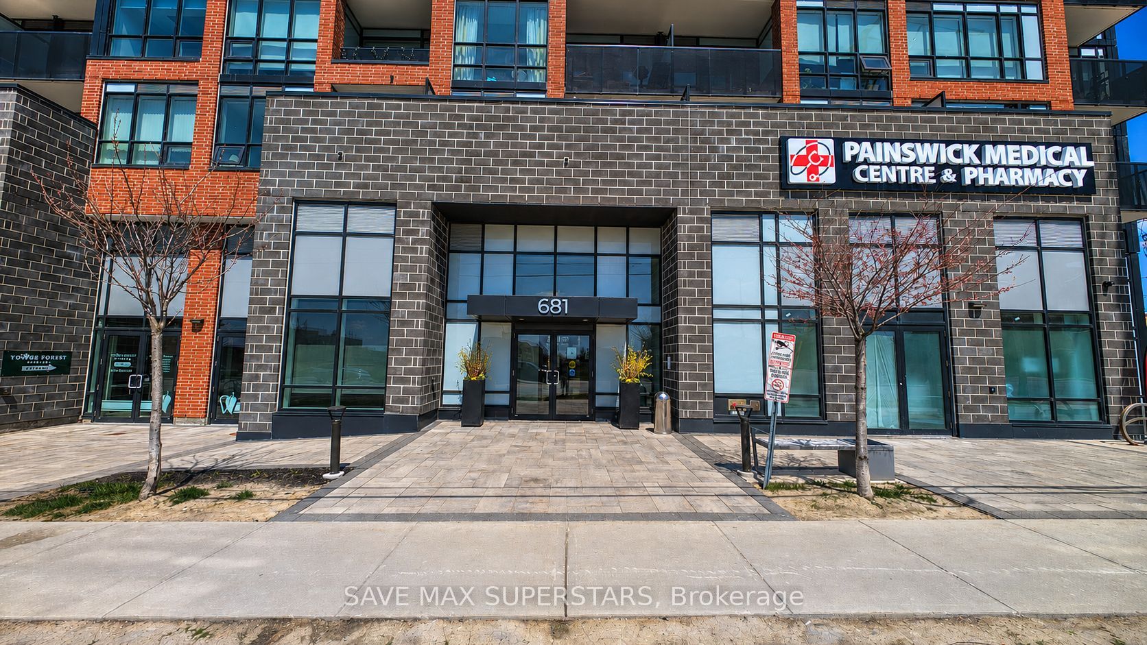 681 Yonge Street 611 Property Photo 2