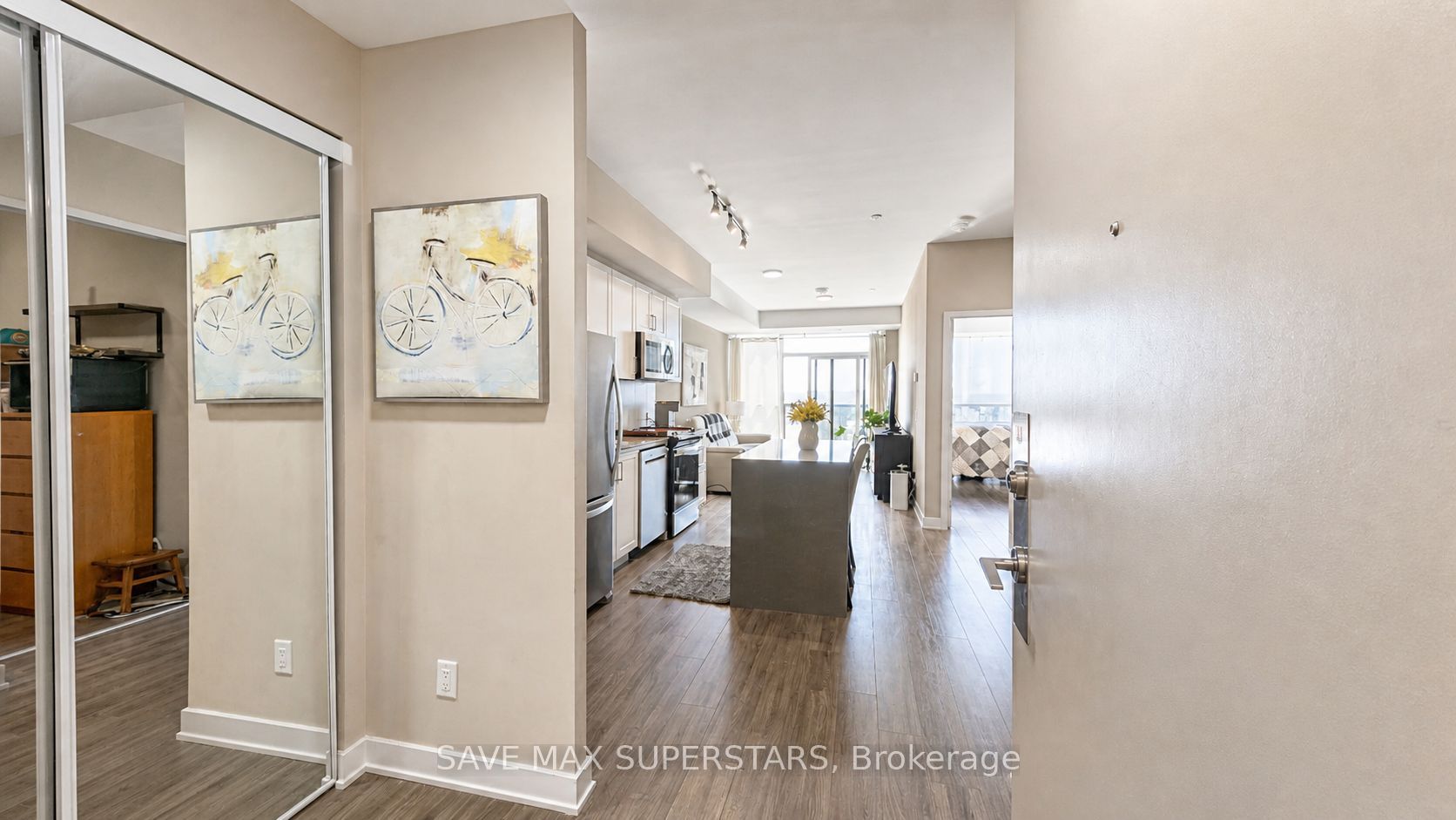 681 Yonge Street 611 Property Photo 6