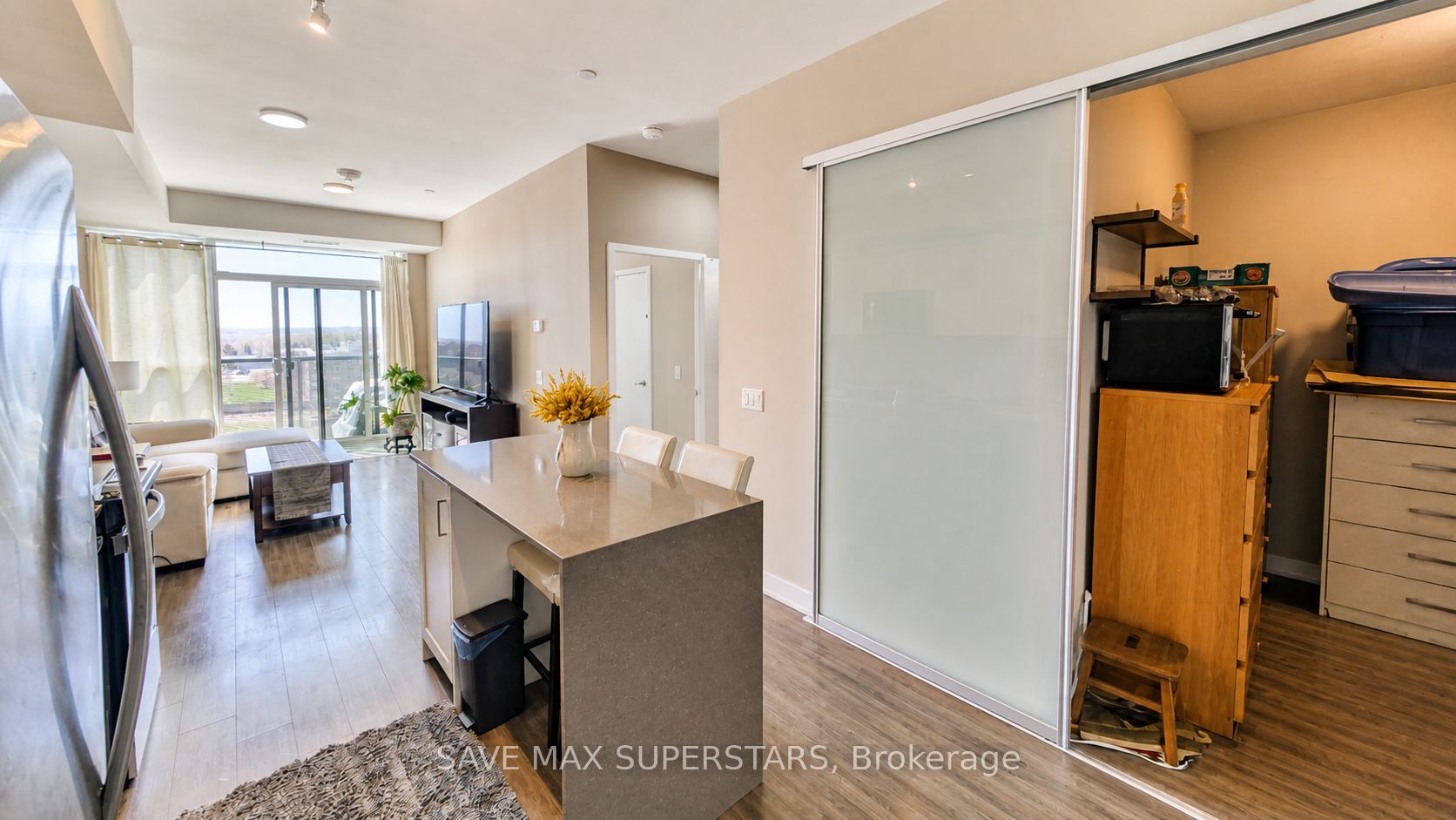 681 Yonge Street 611 Property Photo 8