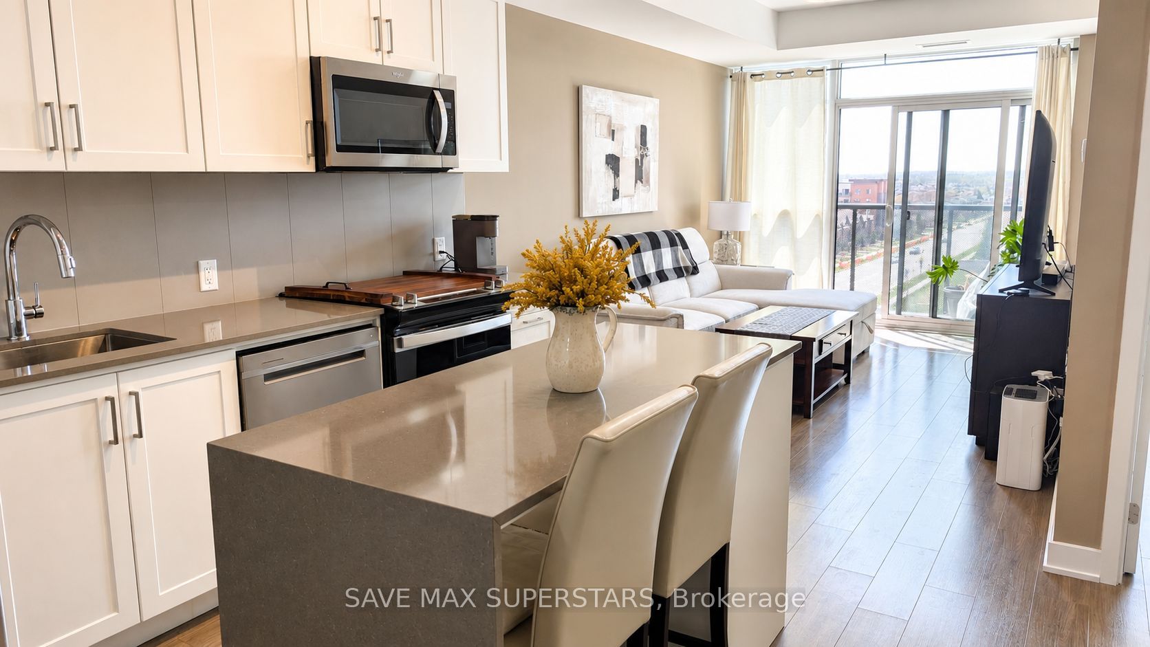 681 Yonge Street 611 Property Photo 9