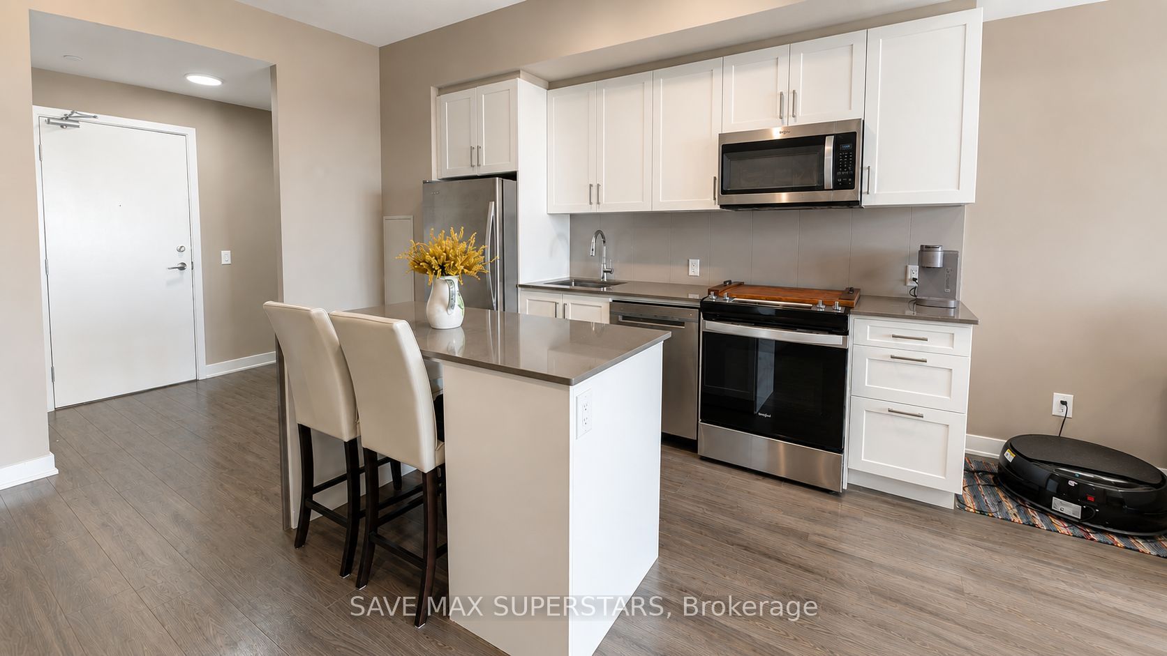 681 Yonge Street 611 Property Photo 10