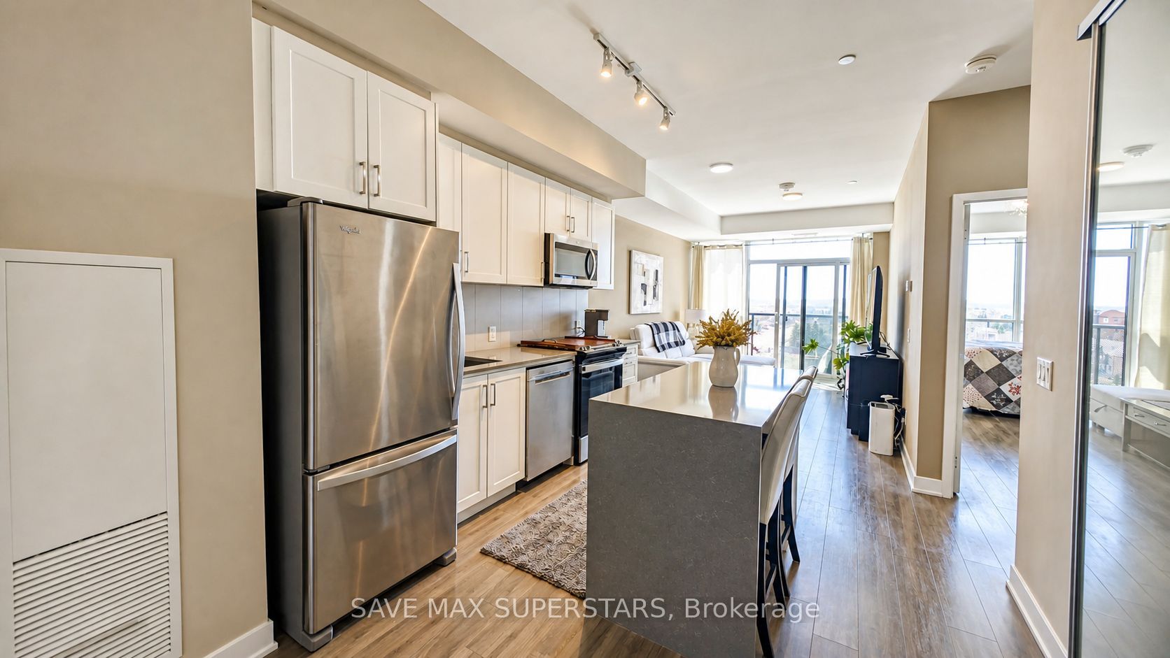 681 Yonge Street 611 Property Photo 18