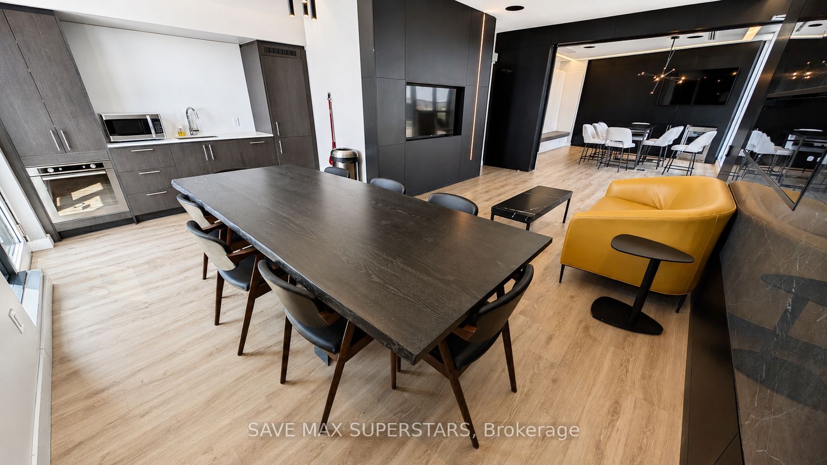 681 Yonge Street 611 Property Photo 33