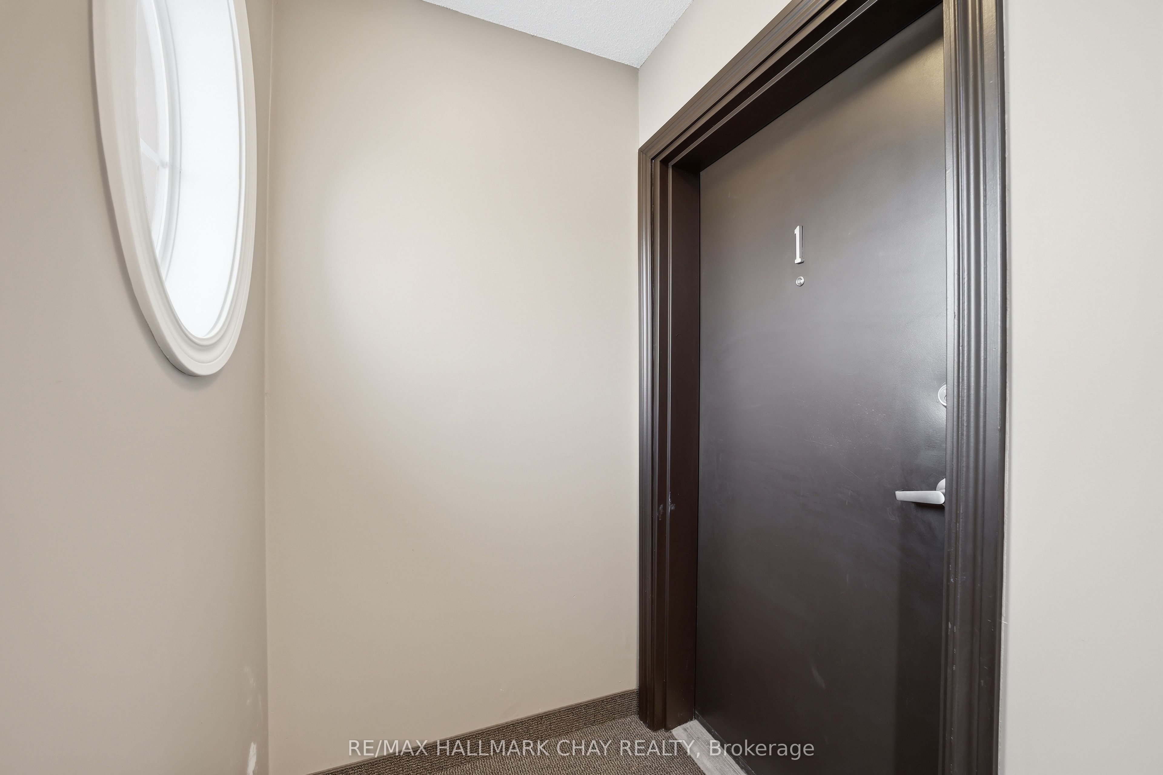 408 Veterans Drive 1 Property Photo 4