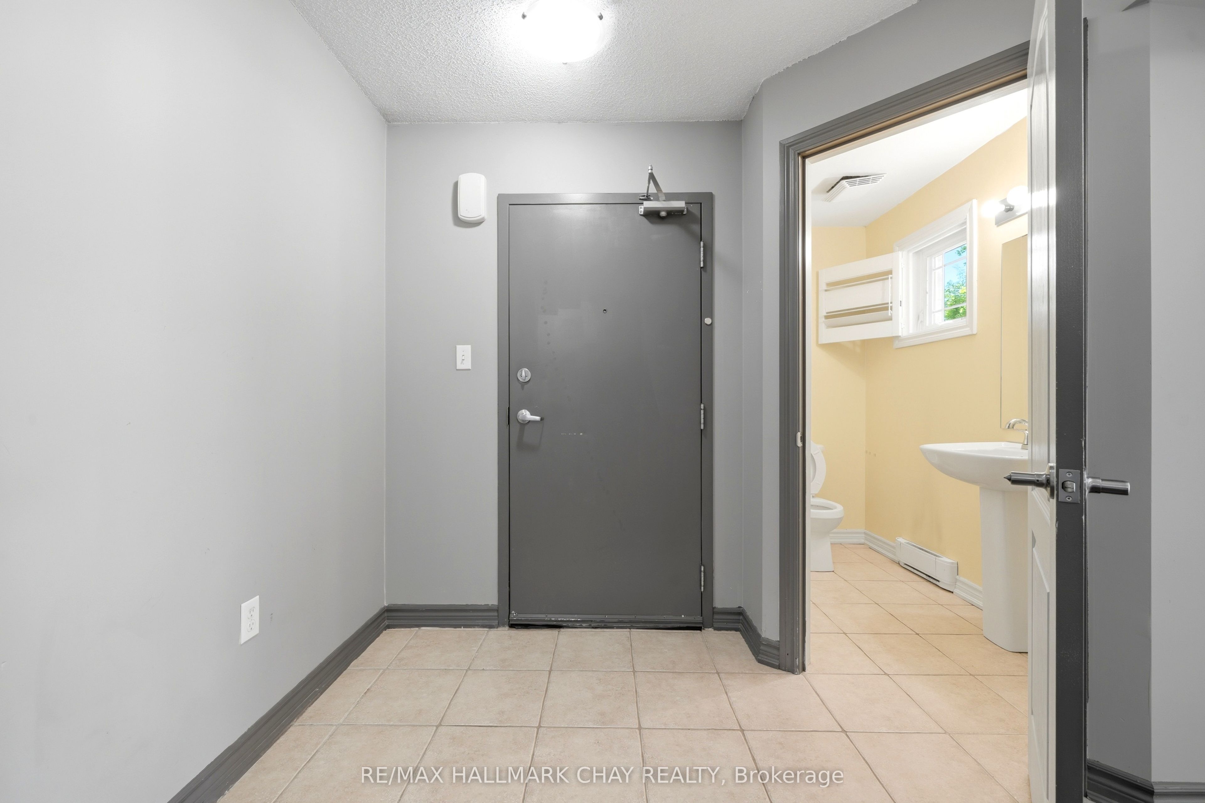 408 Veterans Drive 1 Property Photo 5