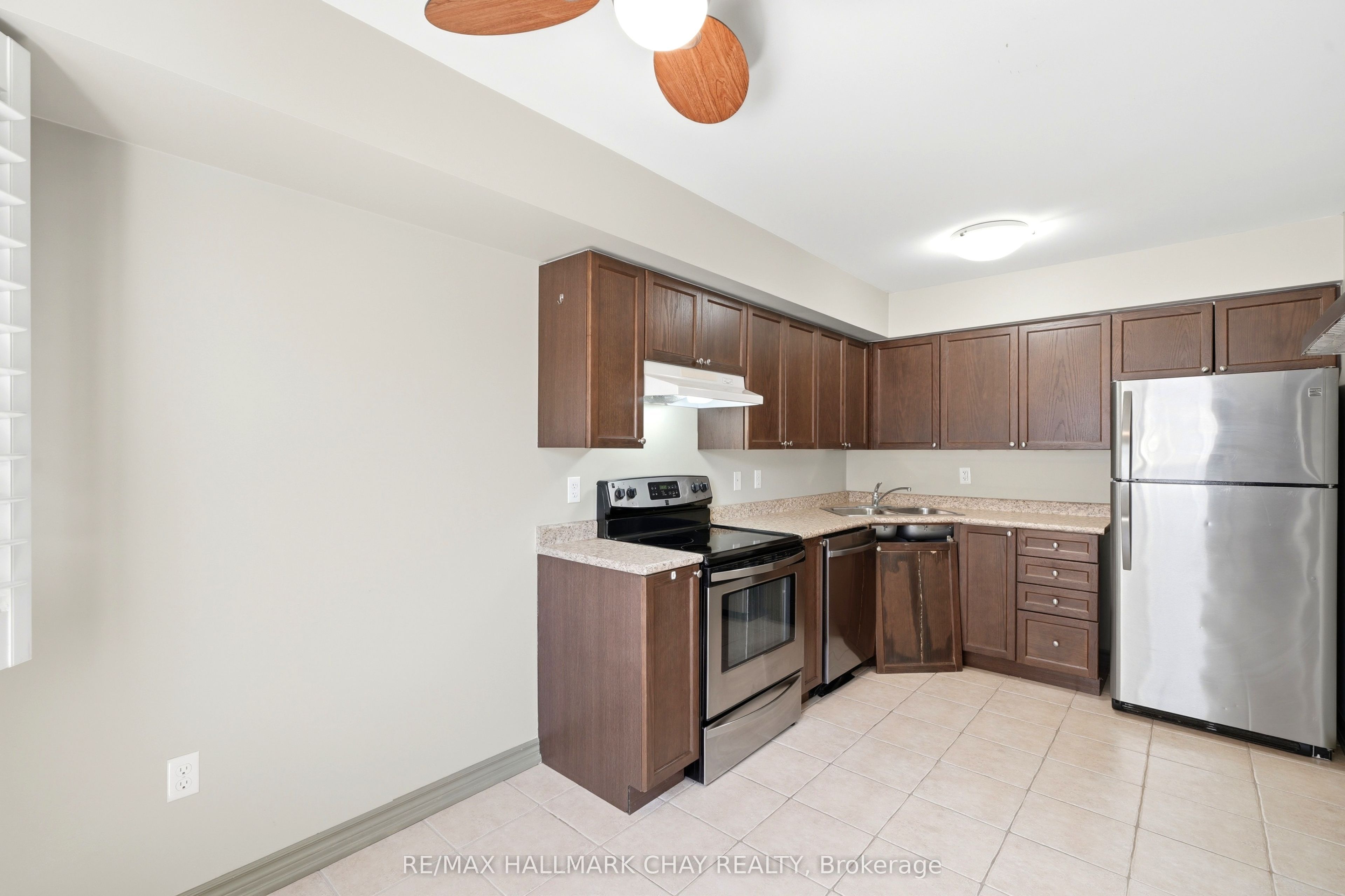 408 Veterans Drive 1 Property Photo 16