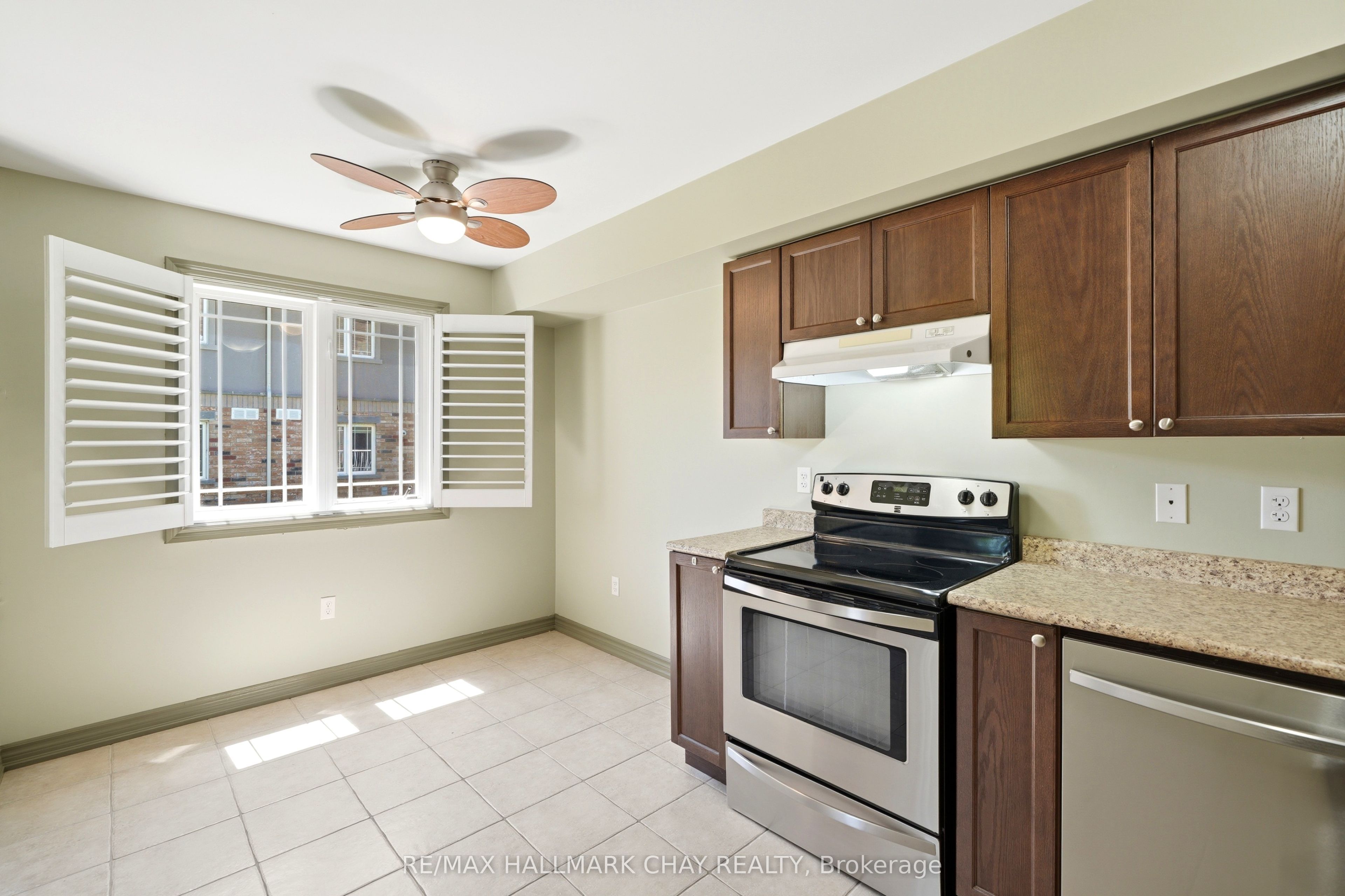 408 Veterans Drive 1 Property Photo 18