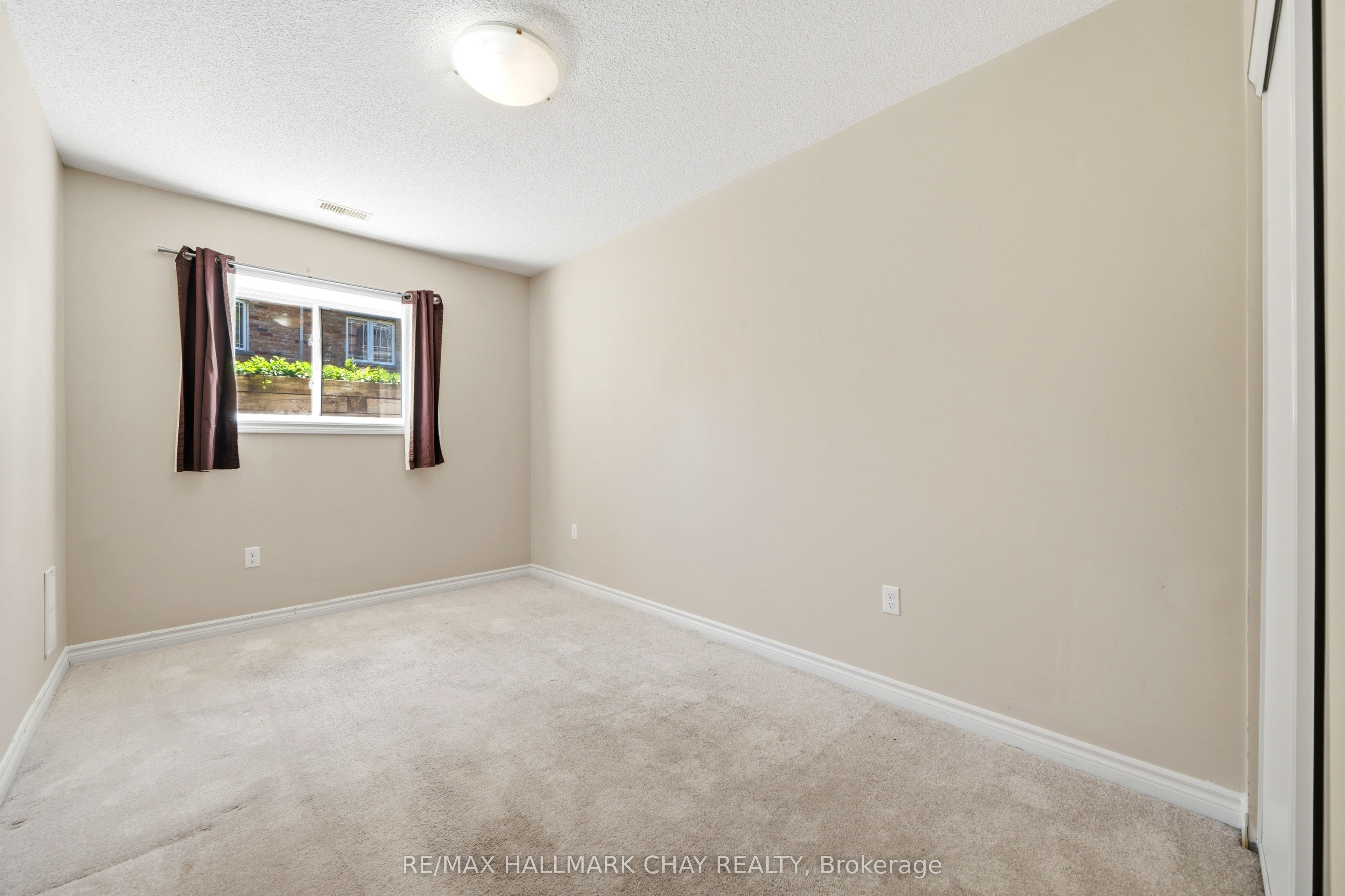 408 Veterans Drive 1 Property Photo 23