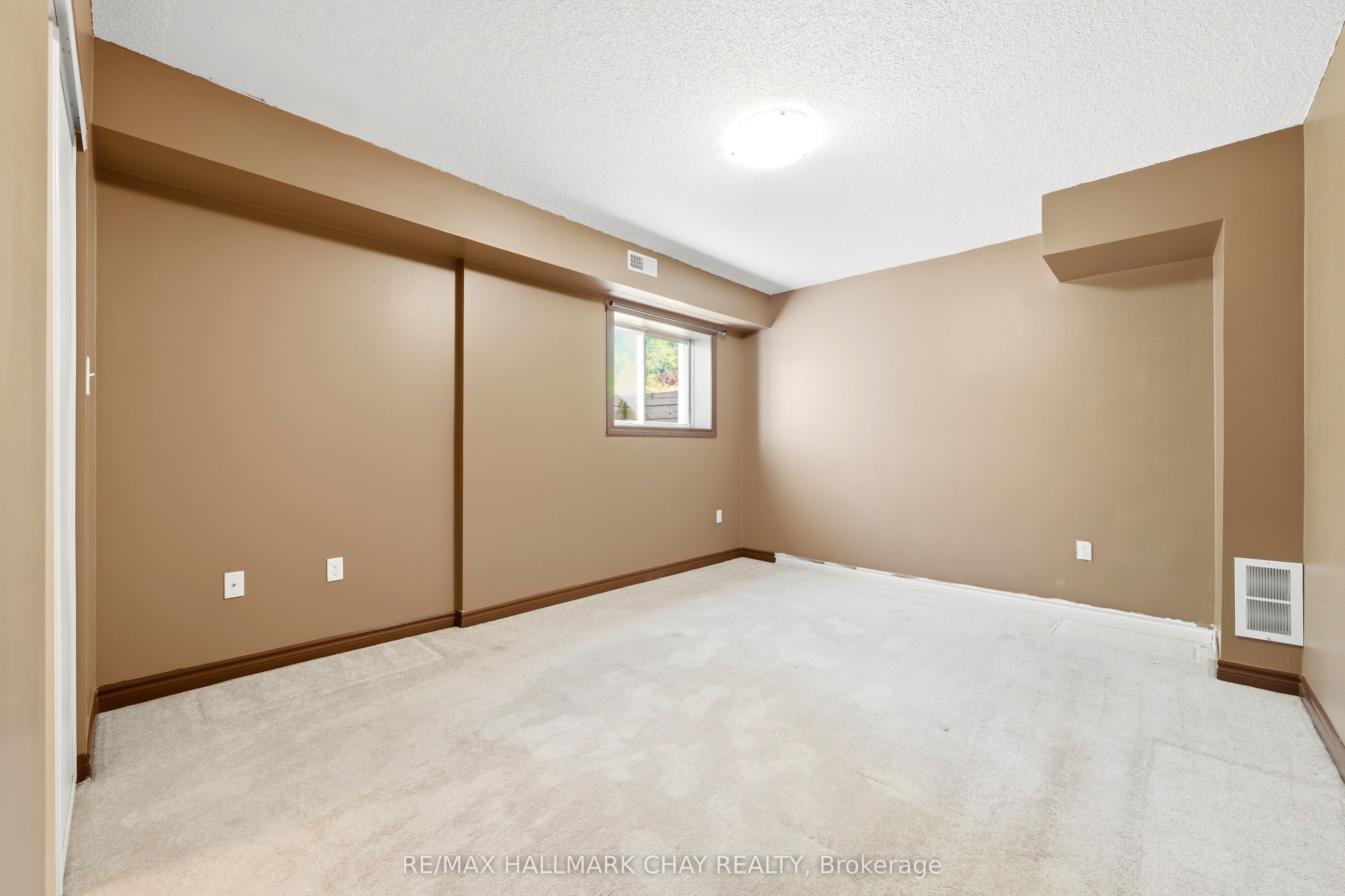 408 Veterans Drive 1 Property Photo 26