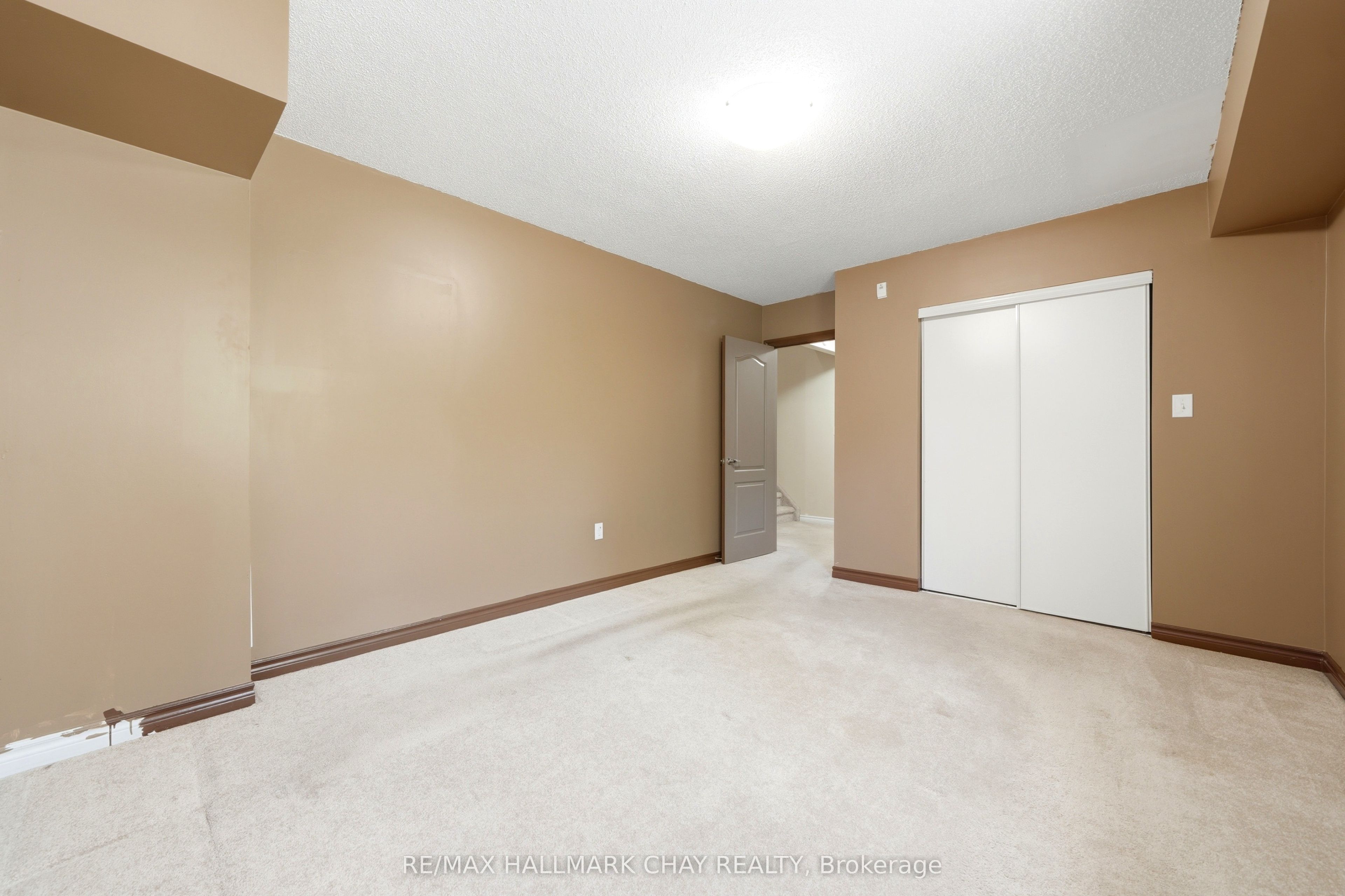 408 Veterans Drive 1 Property Photo 27