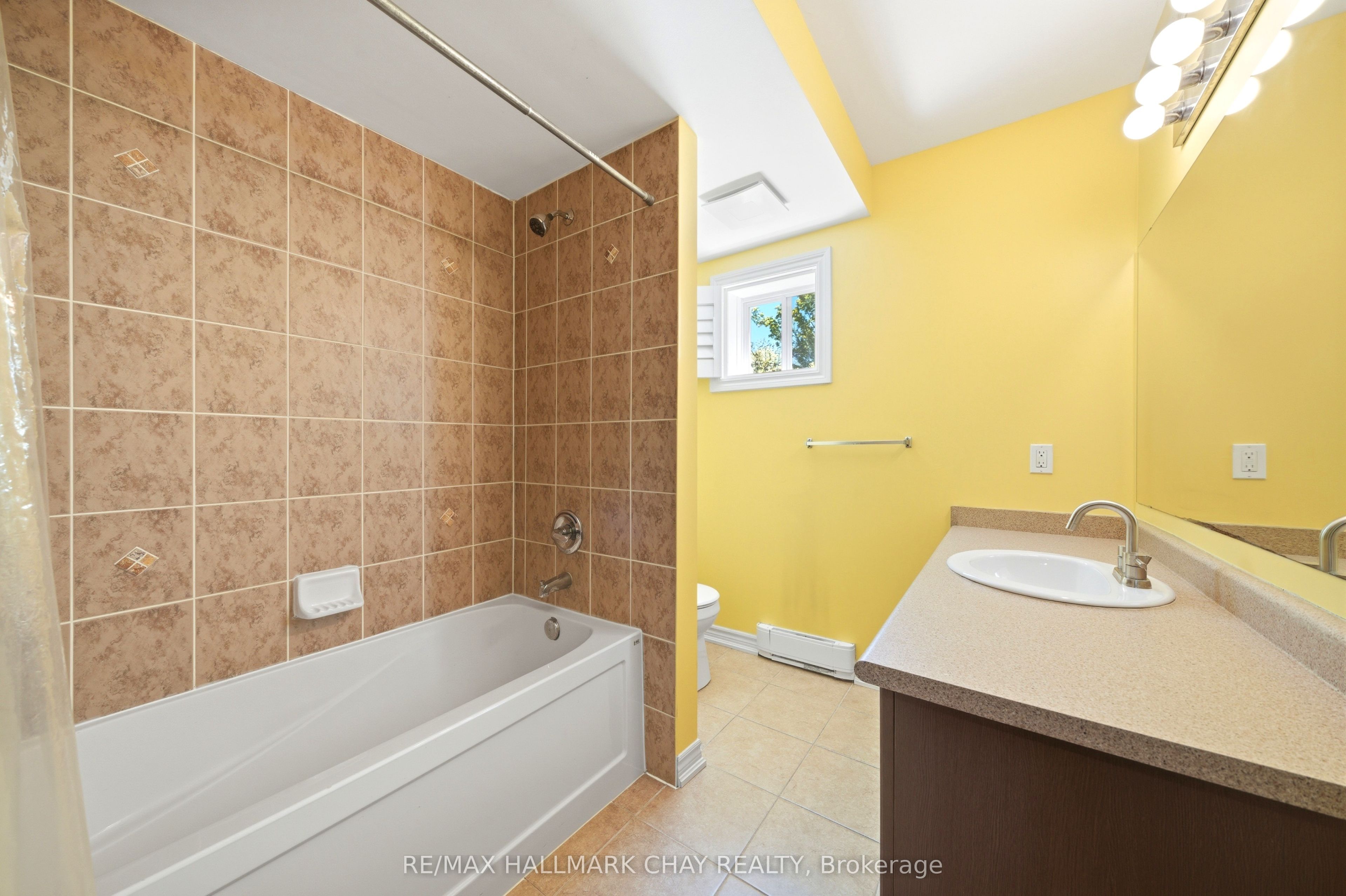 408 Veterans Drive 1 Property Photo 31