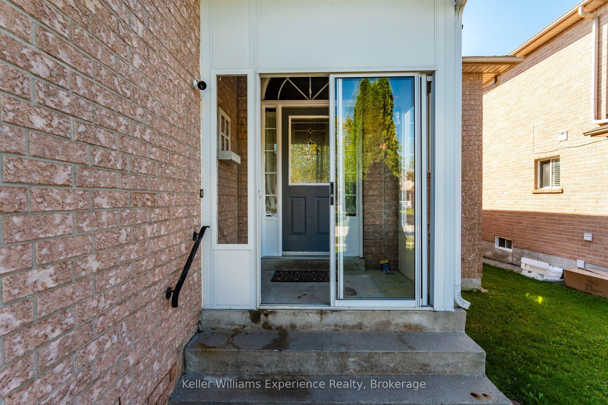 7 Golds Crescent Property Photo 4