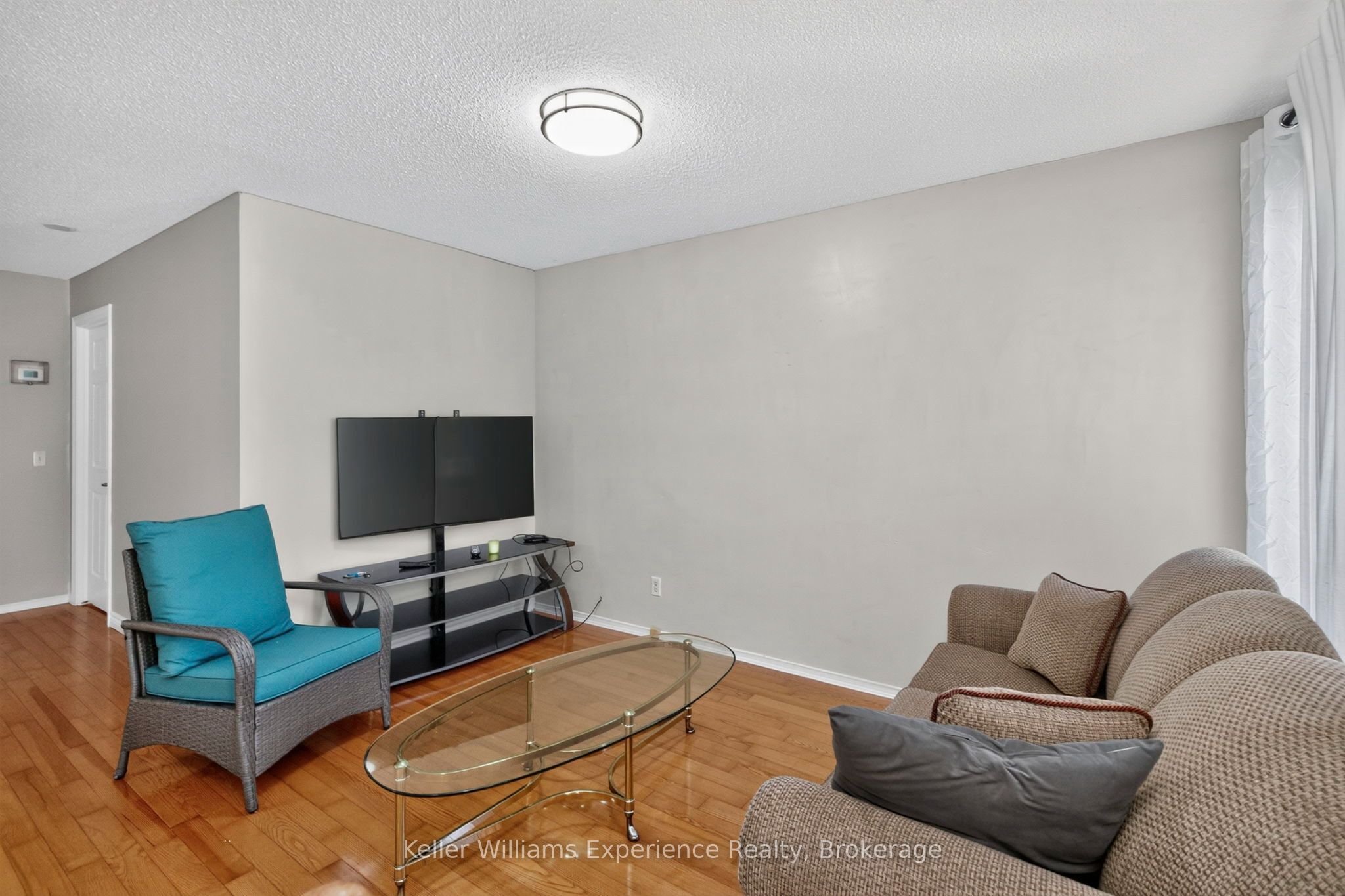 7 Golds Crescent Property Photo 12