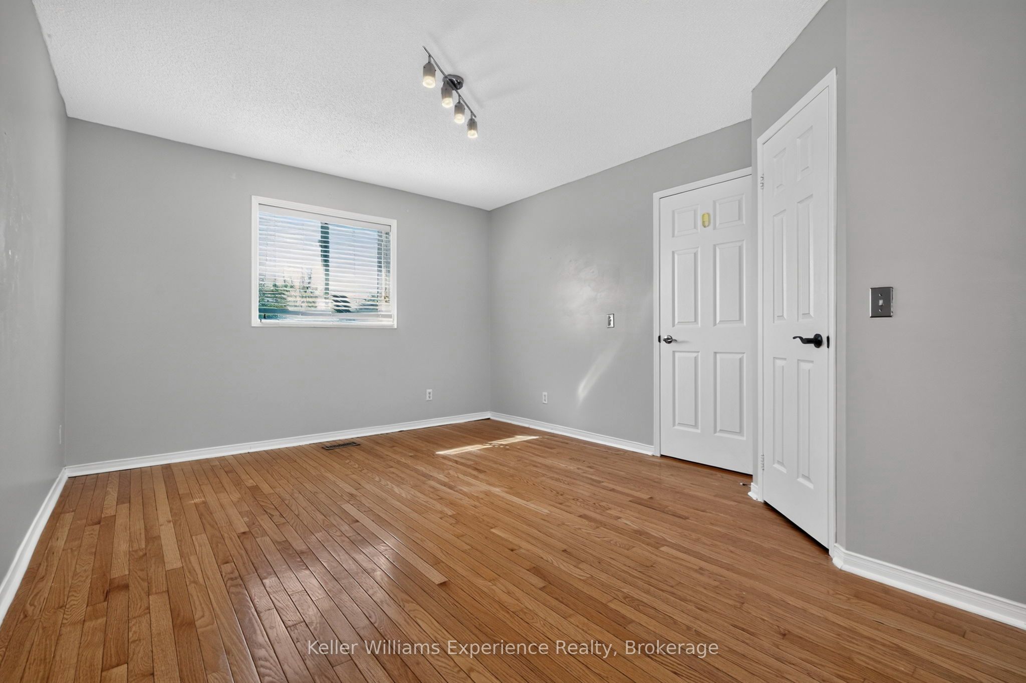 7 Golds Crescent Property Photo 16
