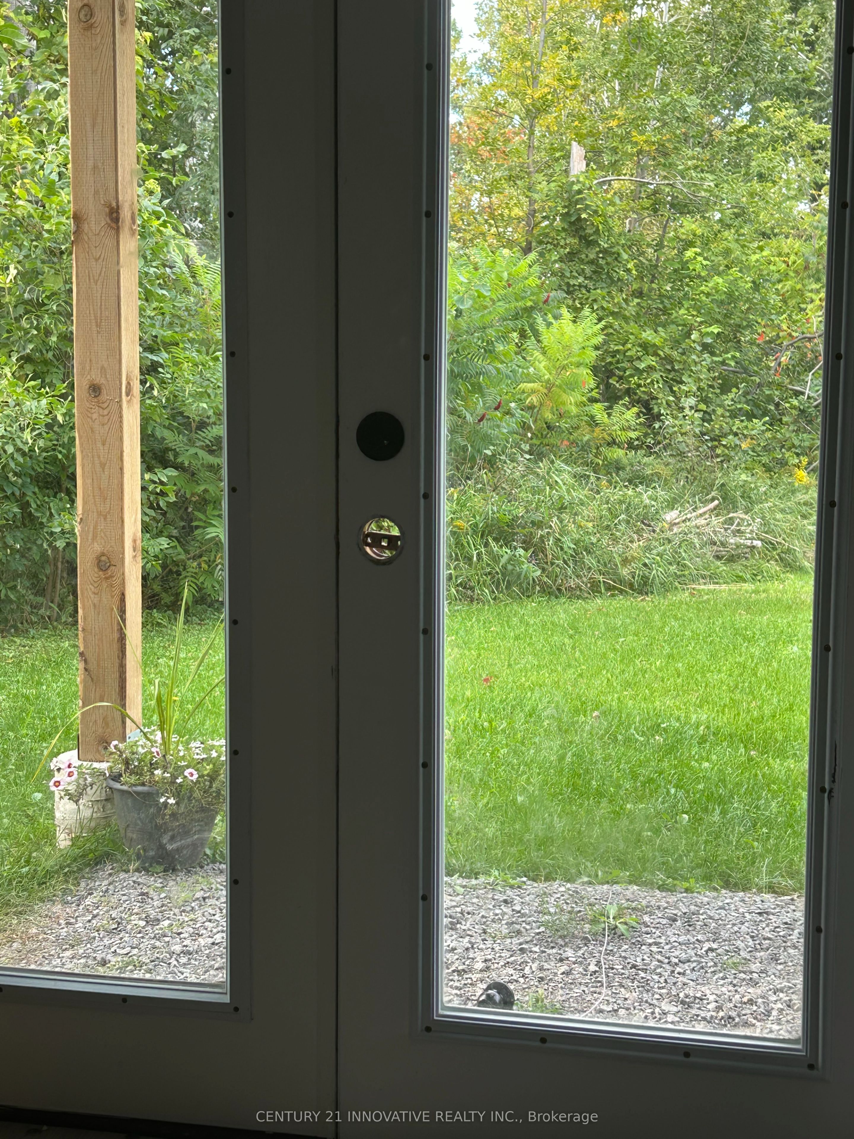 100 S Simcoe Road Lower Property Photo 4