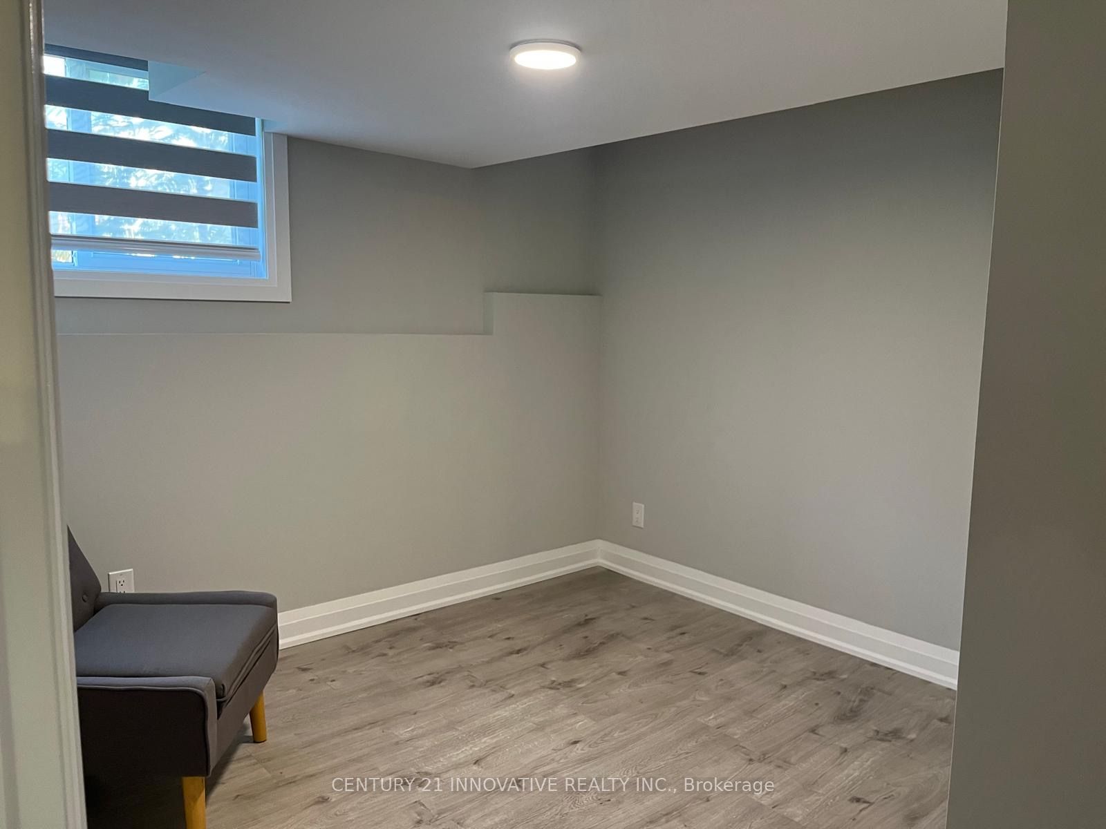 100 S Simcoe Road Lower Property Photo 9