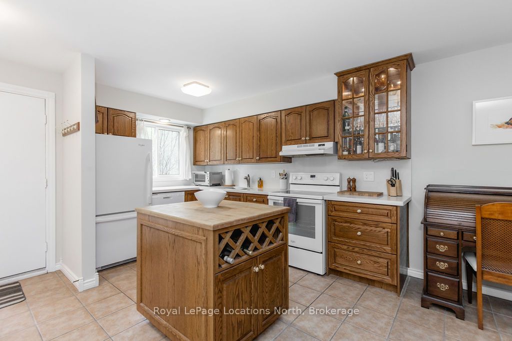 112 Escarpment Crescent Property Photo 4