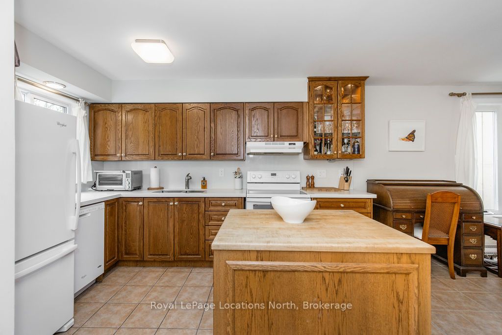 112 Escarpment Crescent Property Photo 5