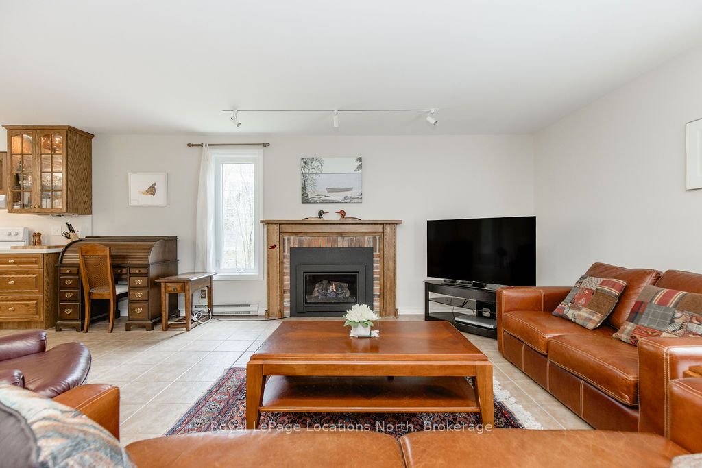 112 Escarpment Crescent Property Photo 10
