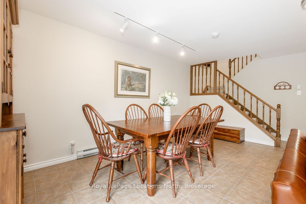 112 Escarpment Crescent Property Photo 17