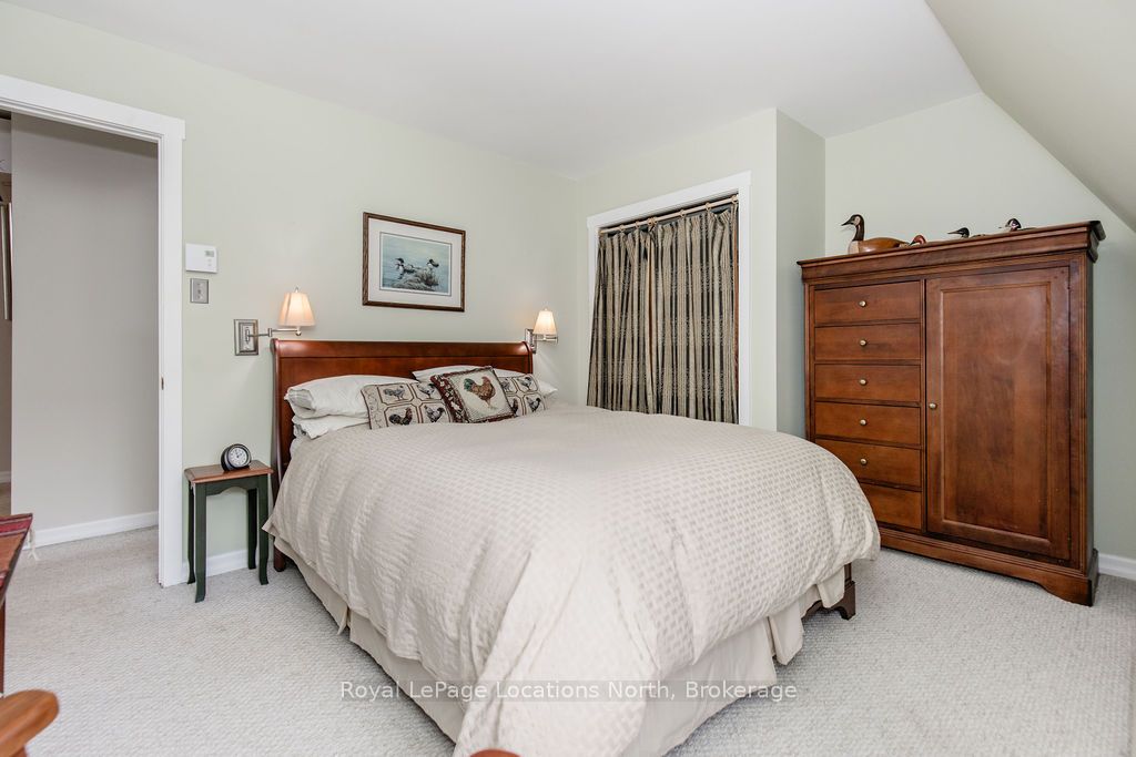 112 Escarpment Crescent Property Photo 25