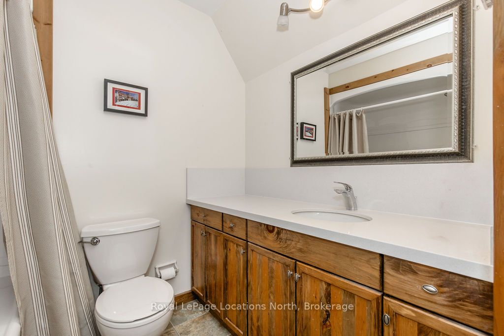 112 Escarpment Crescent Property Photo 28