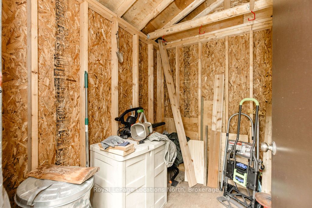 112 Escarpment Crescent Property Photo 31