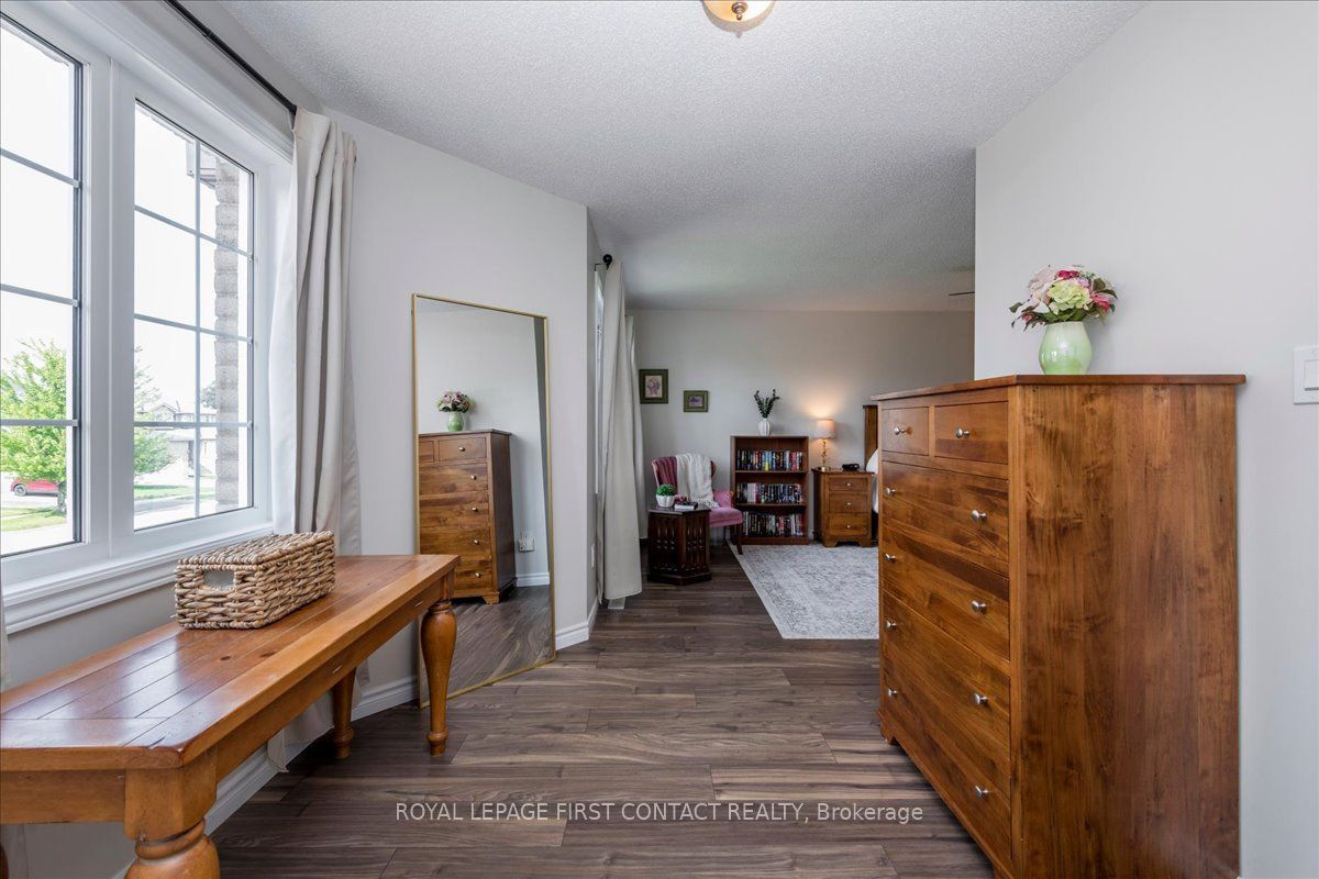 15 Sherwood Court Property Photo 17