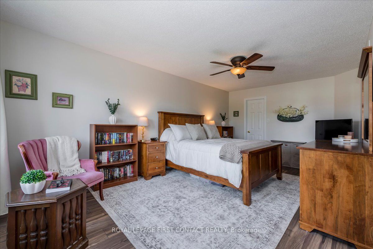 15 Sherwood Court Property Photo 18