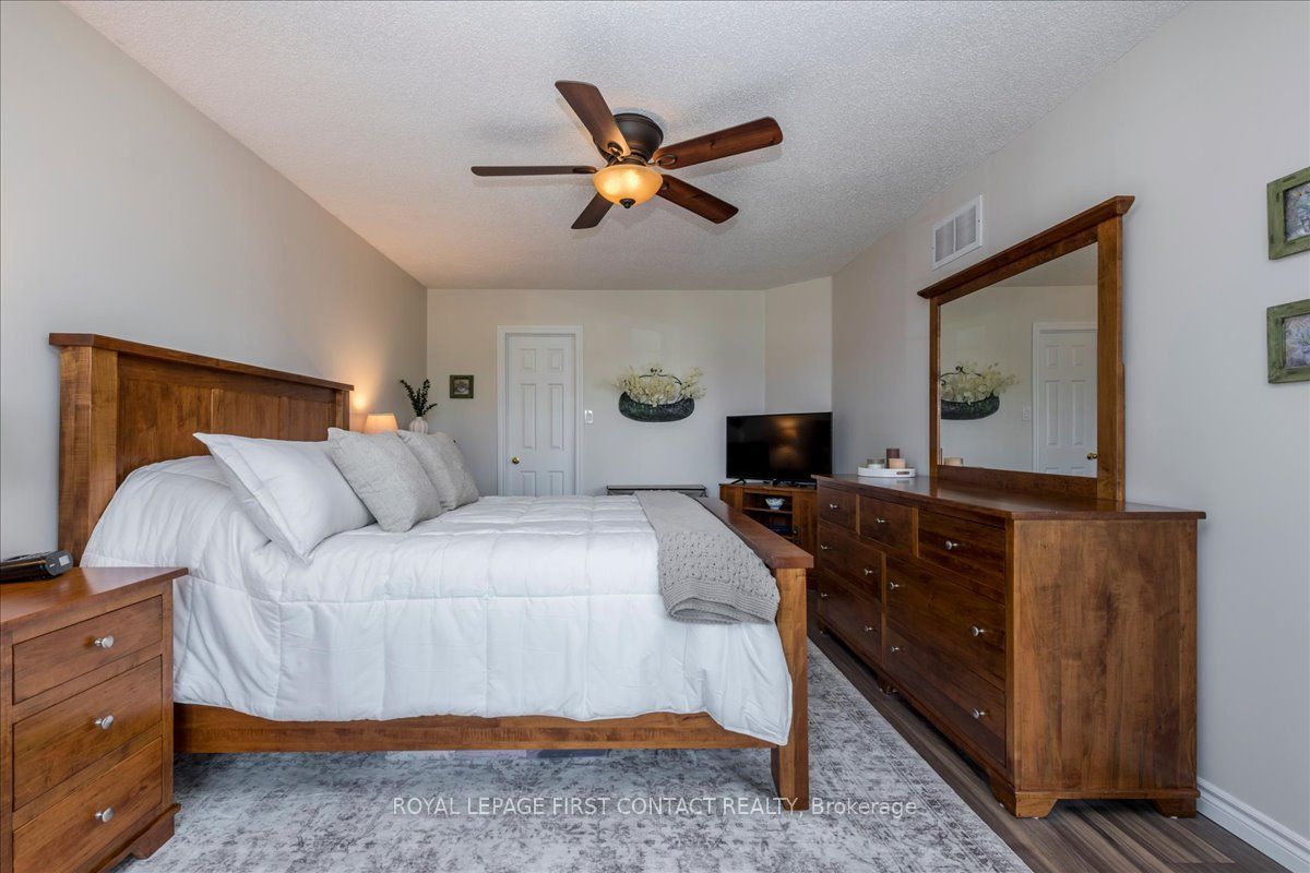 15 Sherwood Court Property Photo 19