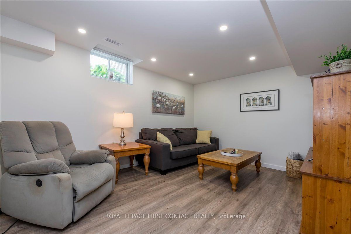 15 Sherwood Court Property Photo 25