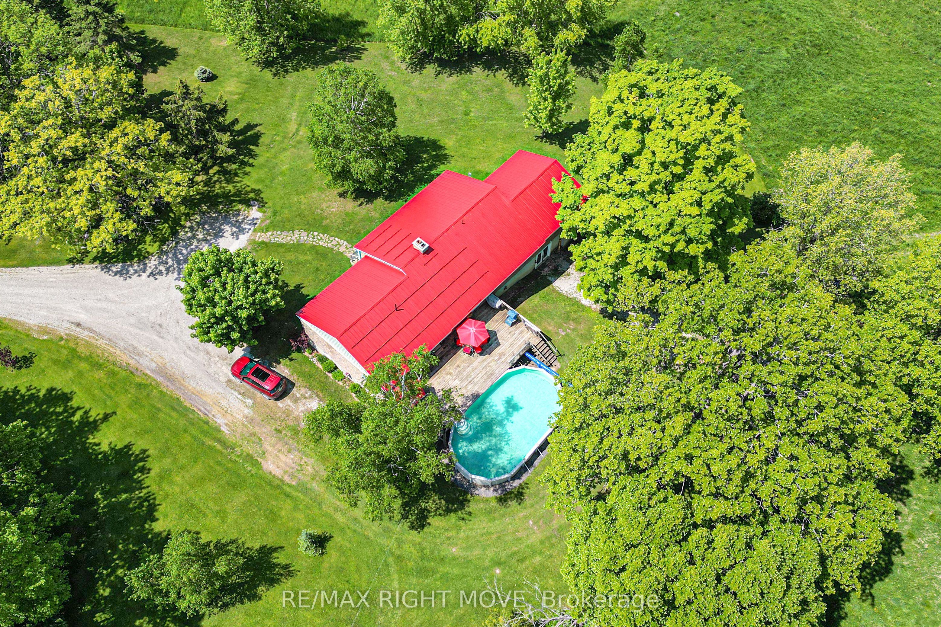 1579 Wainman Line Property Photo 1