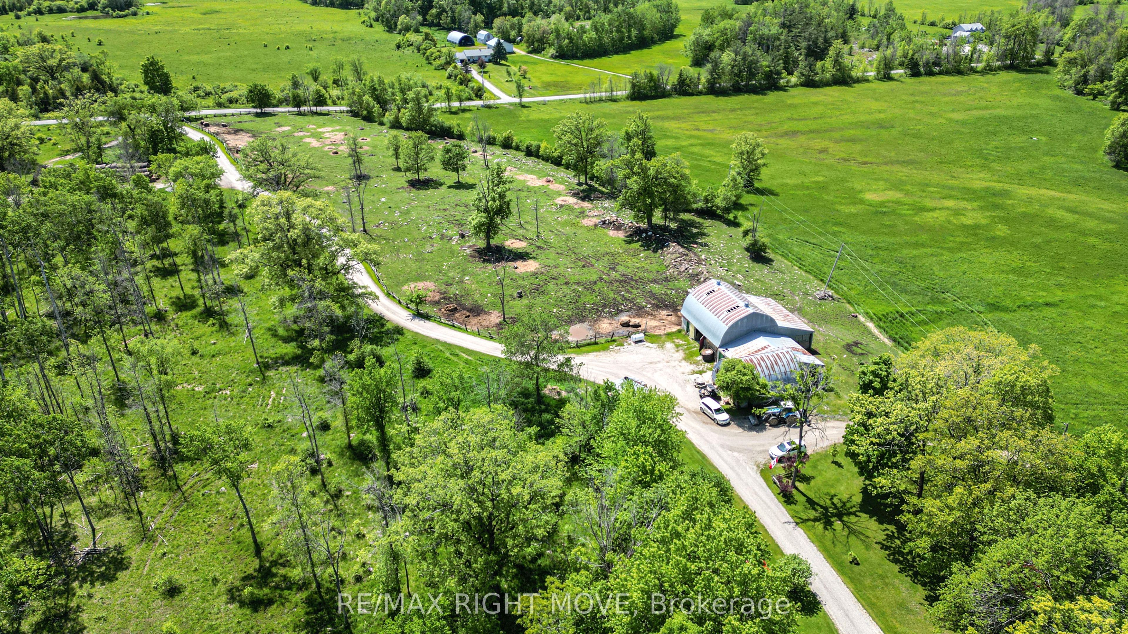 1579 Wainman Line Property Photo 2