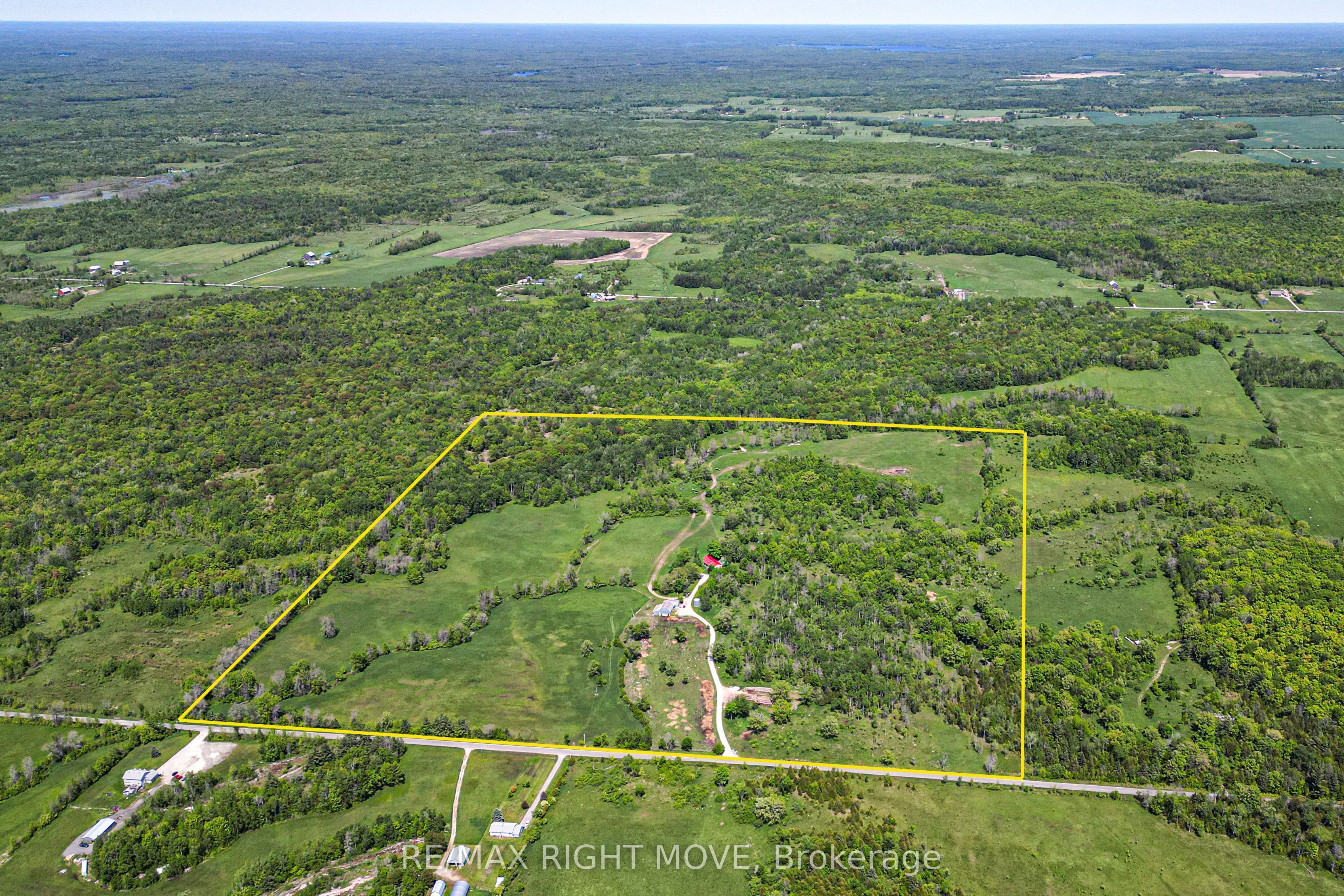 1579 Wainman Line Property Photo 3