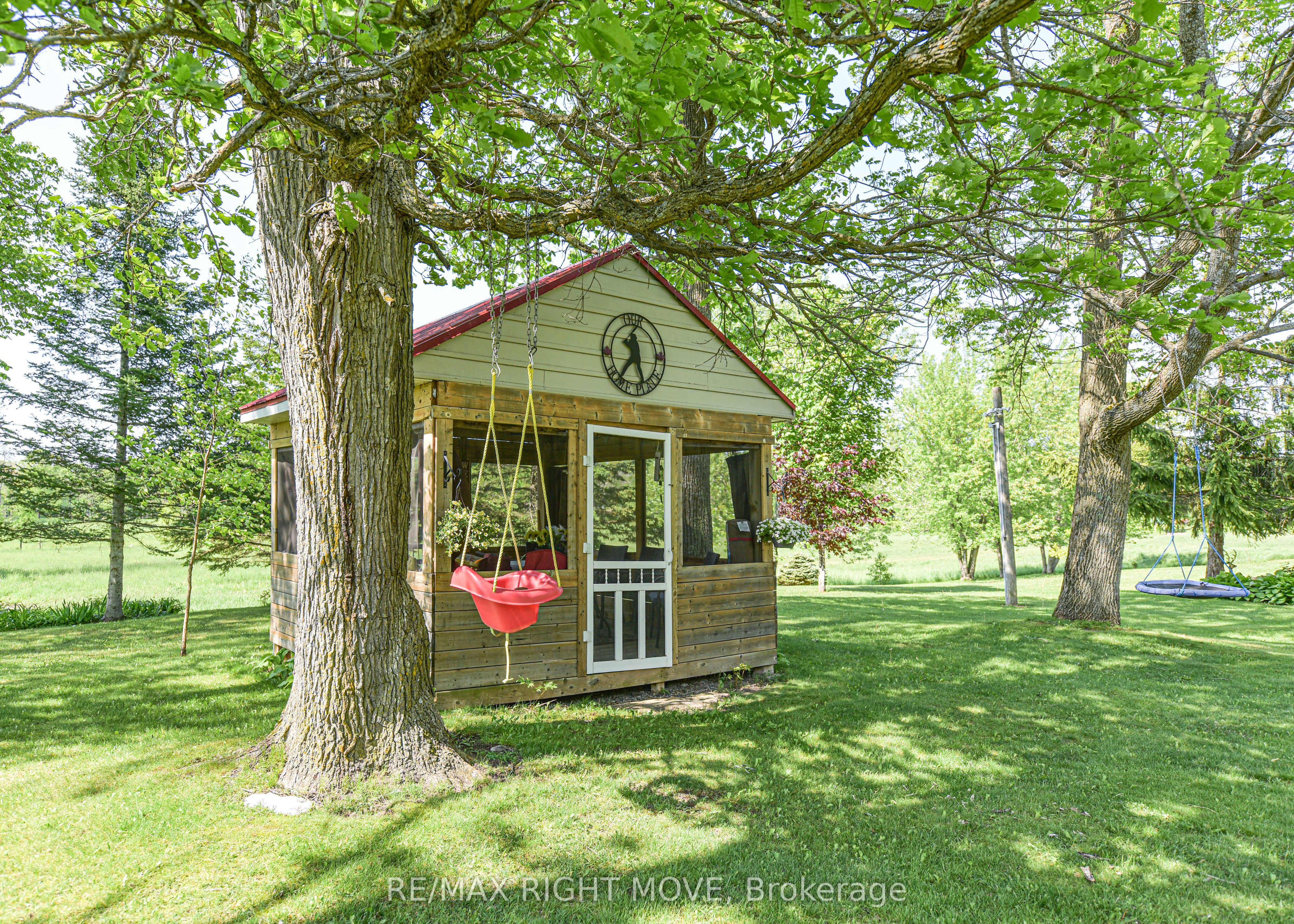 1579 Wainman Line Property Photo 9