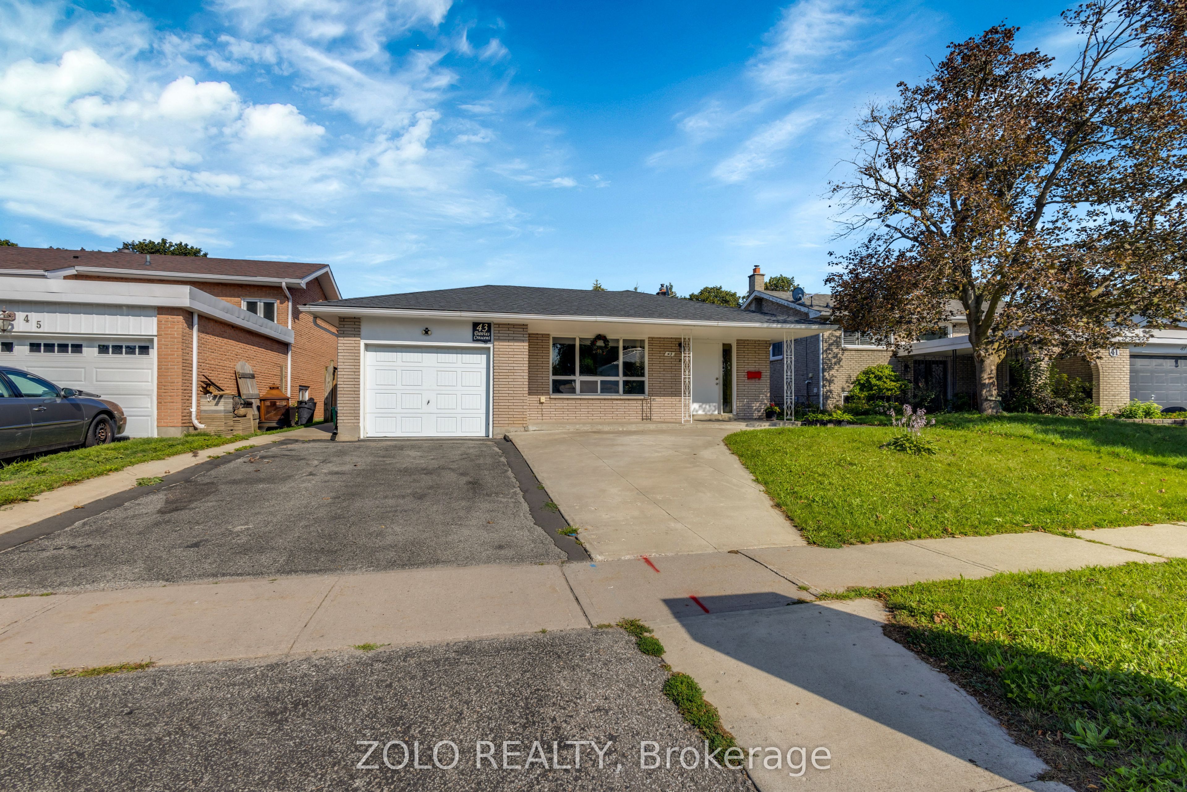 43 Davies Crescent Property Photo 2