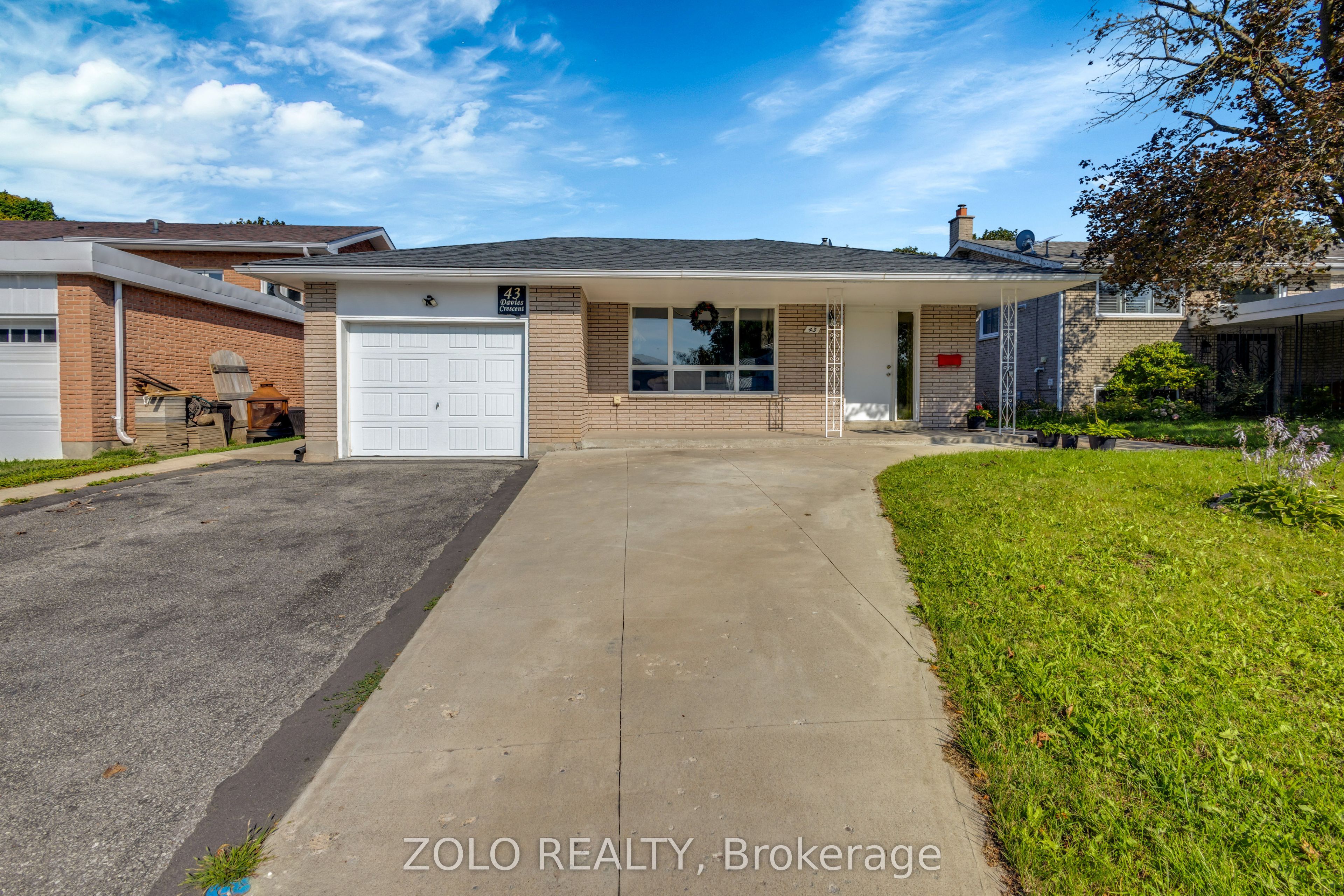 43 Davies Crescent Property Photo 3