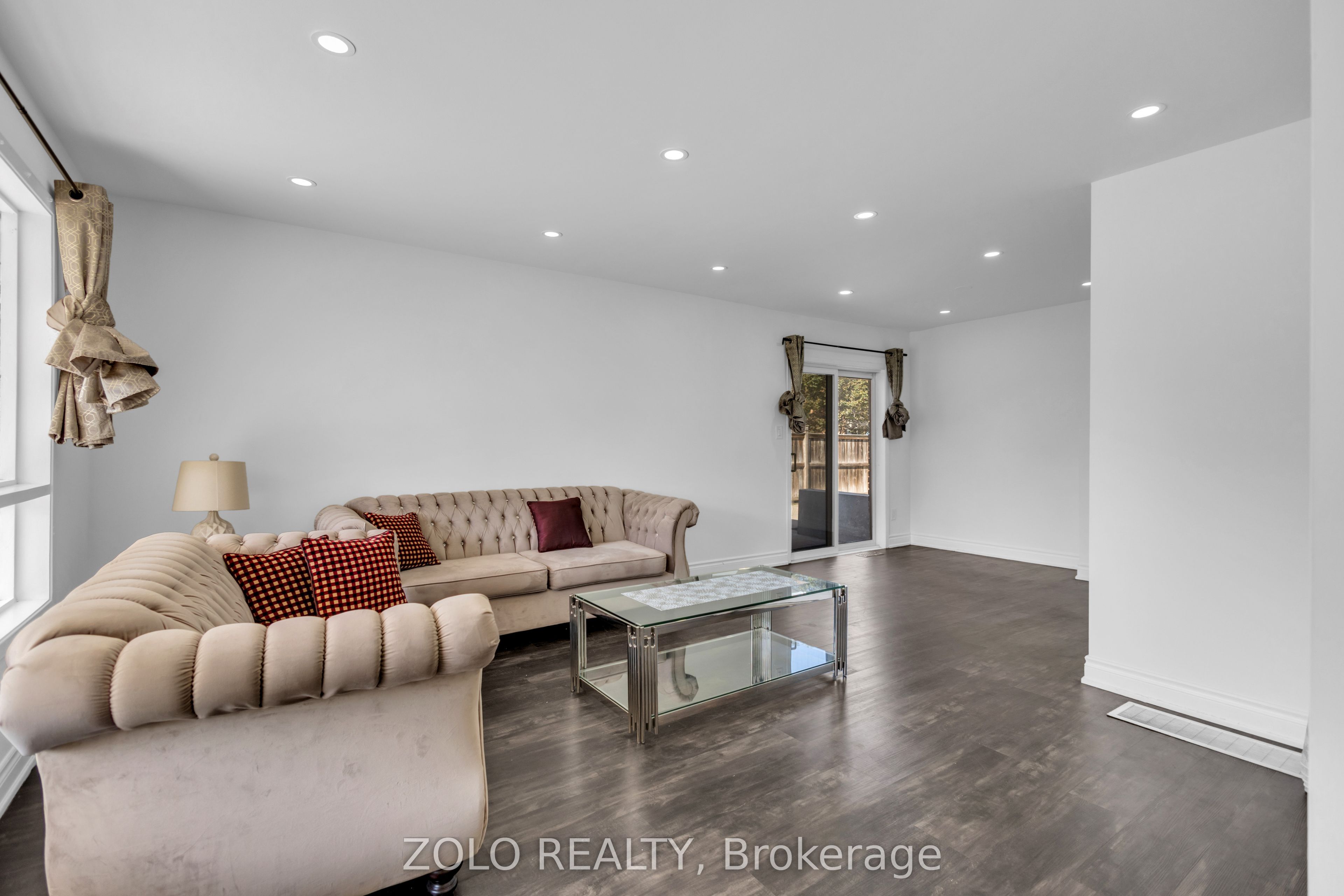 43 Davies Crescent Property Photo 6