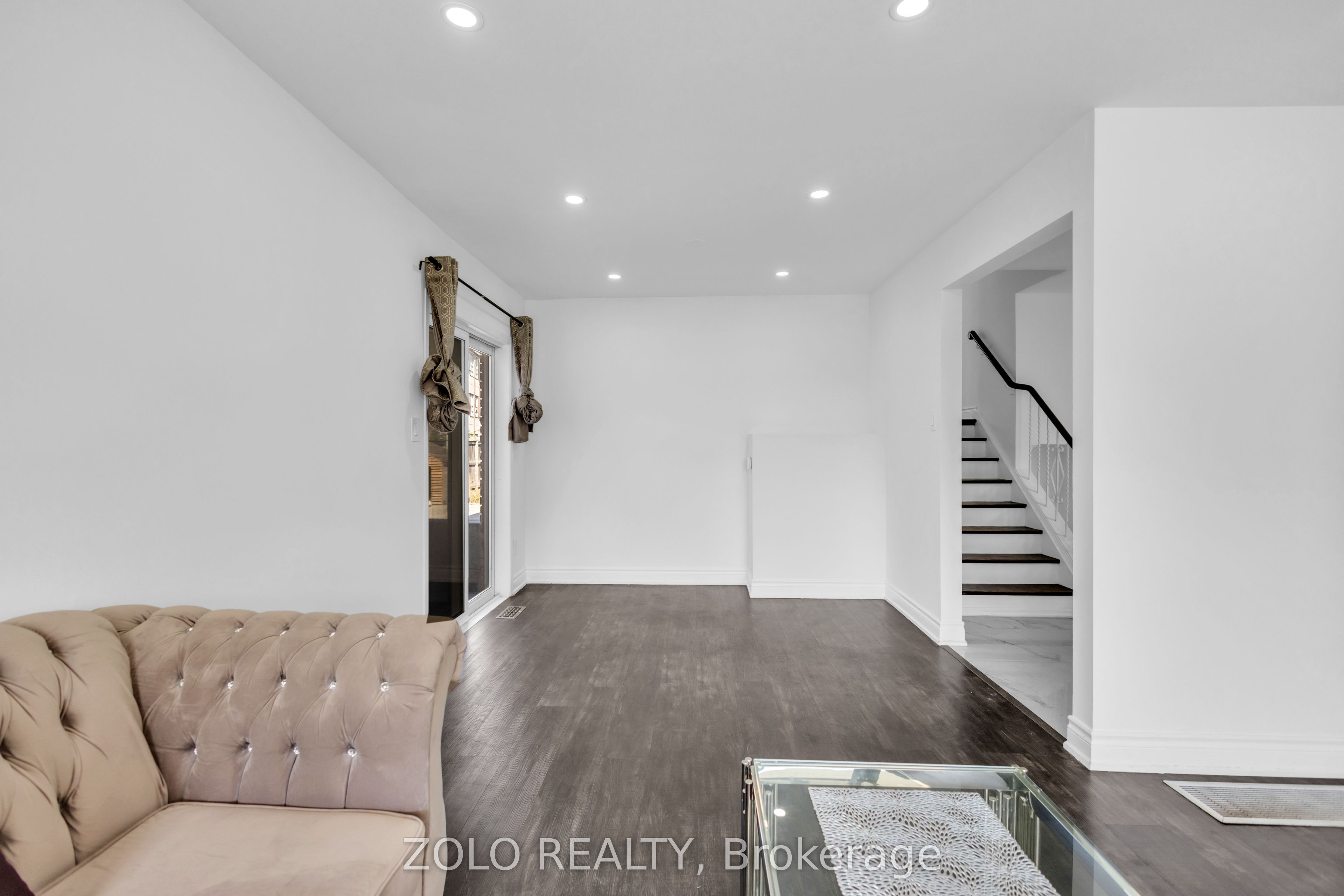 43 Davies Crescent Property Photo 9