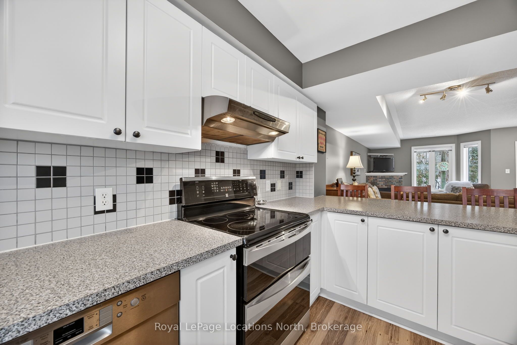 43 Sundial Court Property Photo 8