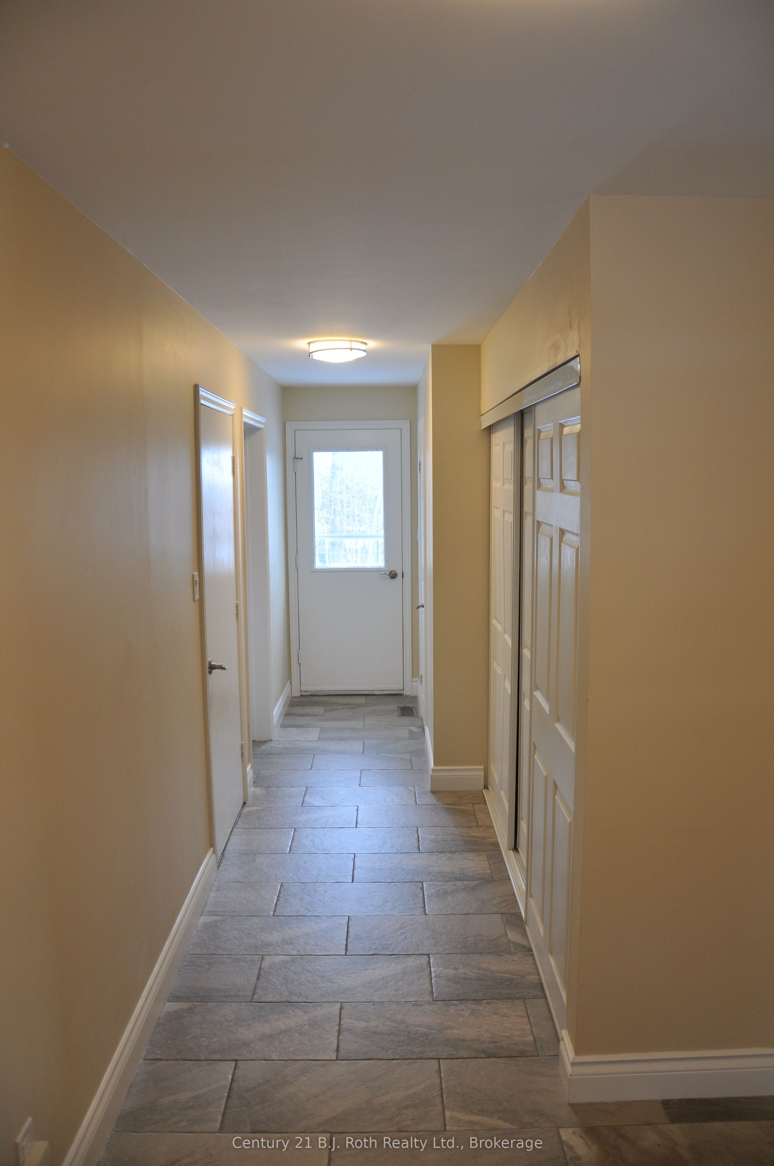 22 Free Drive Property Photo 2