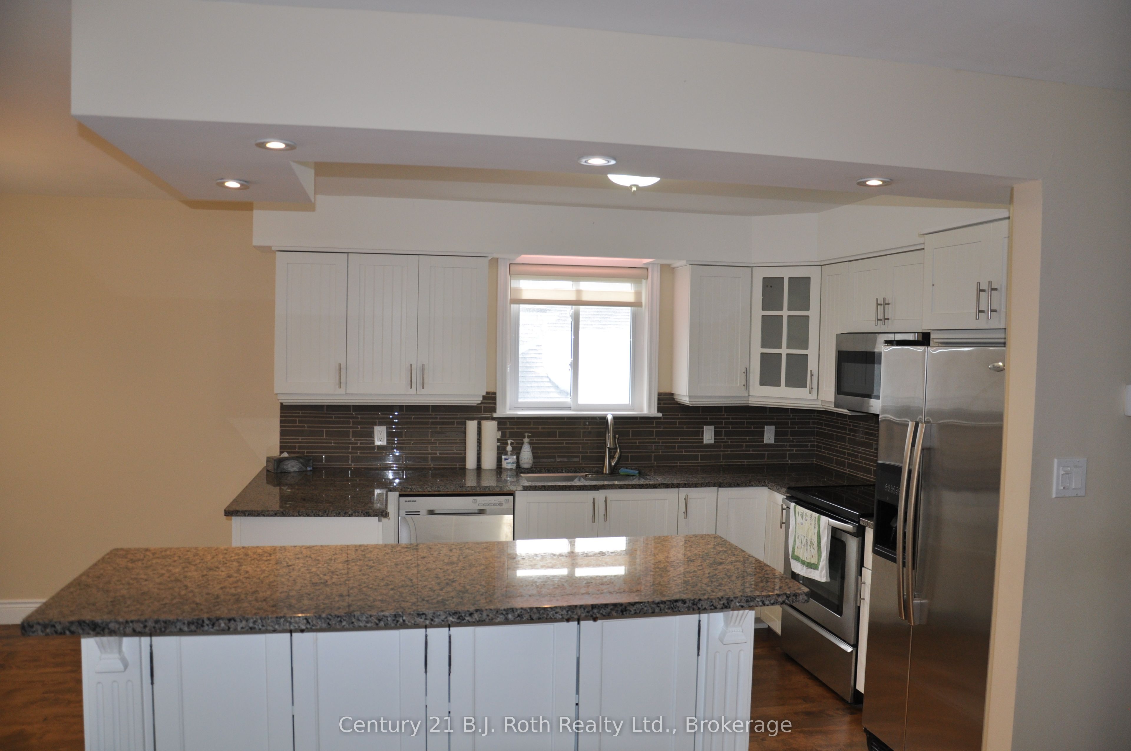 22 Free Drive Property Photo 6